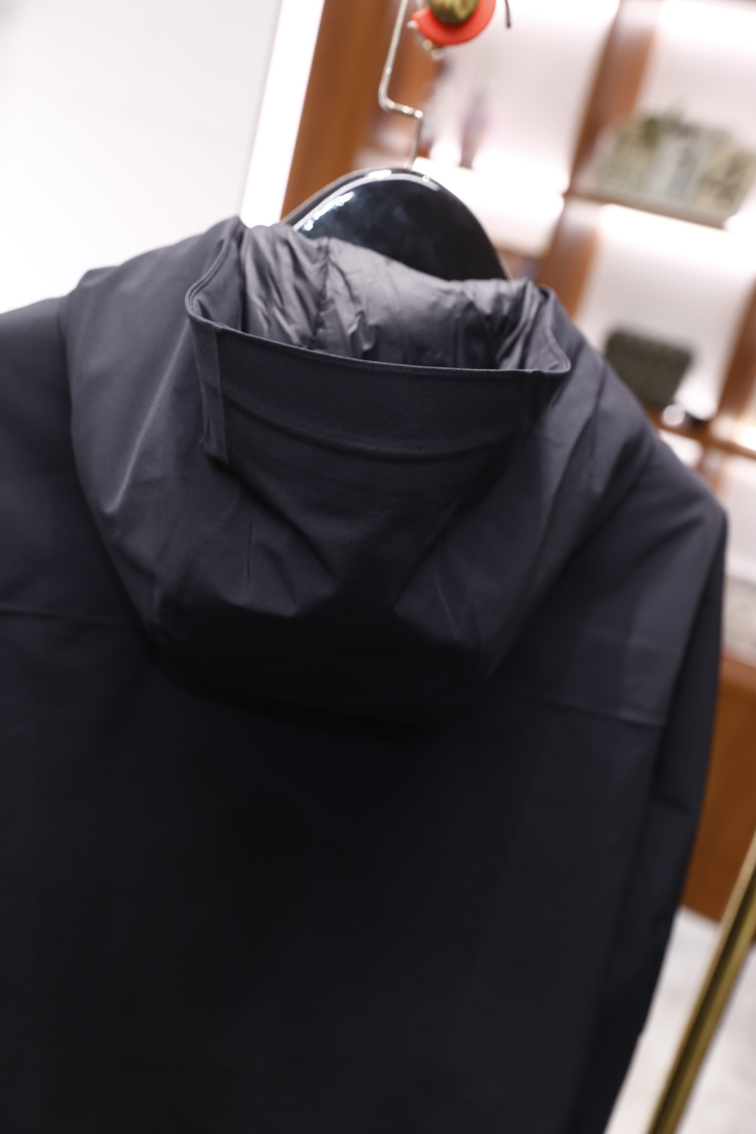 🔥路易威*/LV.2025秋冬新品！时尚男士羽绒服外套！超级无敌保暖领口细节🔝时尚连帽设计👍🏻不会显得整