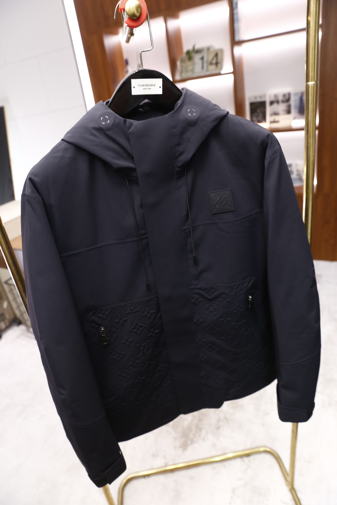 🔥路易威*/LV.2025秋冬新品！时尚男士羽绒服外套！超级无敌保暖领口细节🔝时尚连帽设计👍🏻不会显得整