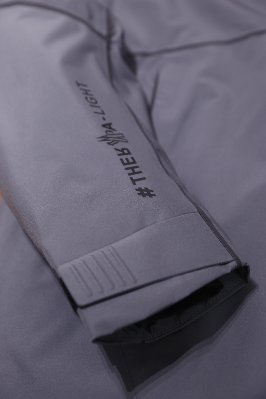 🔥蒙口/Mo*cler.2025秋冬新品！时尚男士翻领羽绒服外套！超级无敌保暖领口细节🔝时尚翻领设计👍🏻