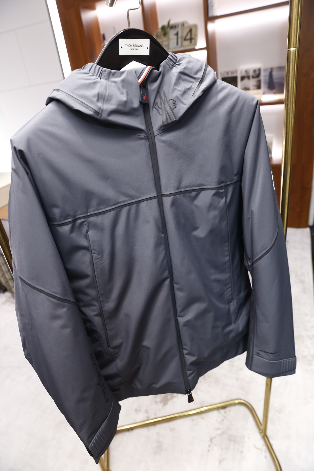 🔥蒙口/Mo*cler.2025秋冬新品！时尚男士翻领羽绒服外套！超级无敌保暖领口细节🔝时尚翻领设计👍🏻