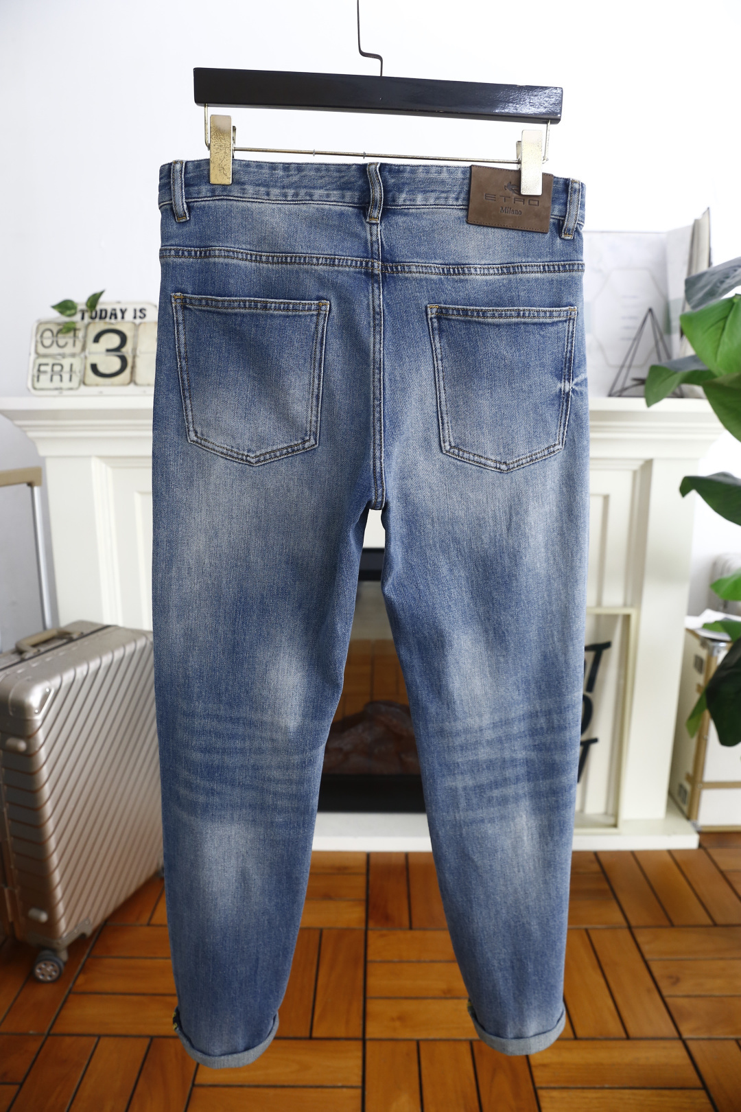 🔥艾绰.25秋季新款🆕时尚男士原单高端蓝色牛仔裤！奢华经典品牌字母LOGO配饰 身穿着非常舒适 低调不失