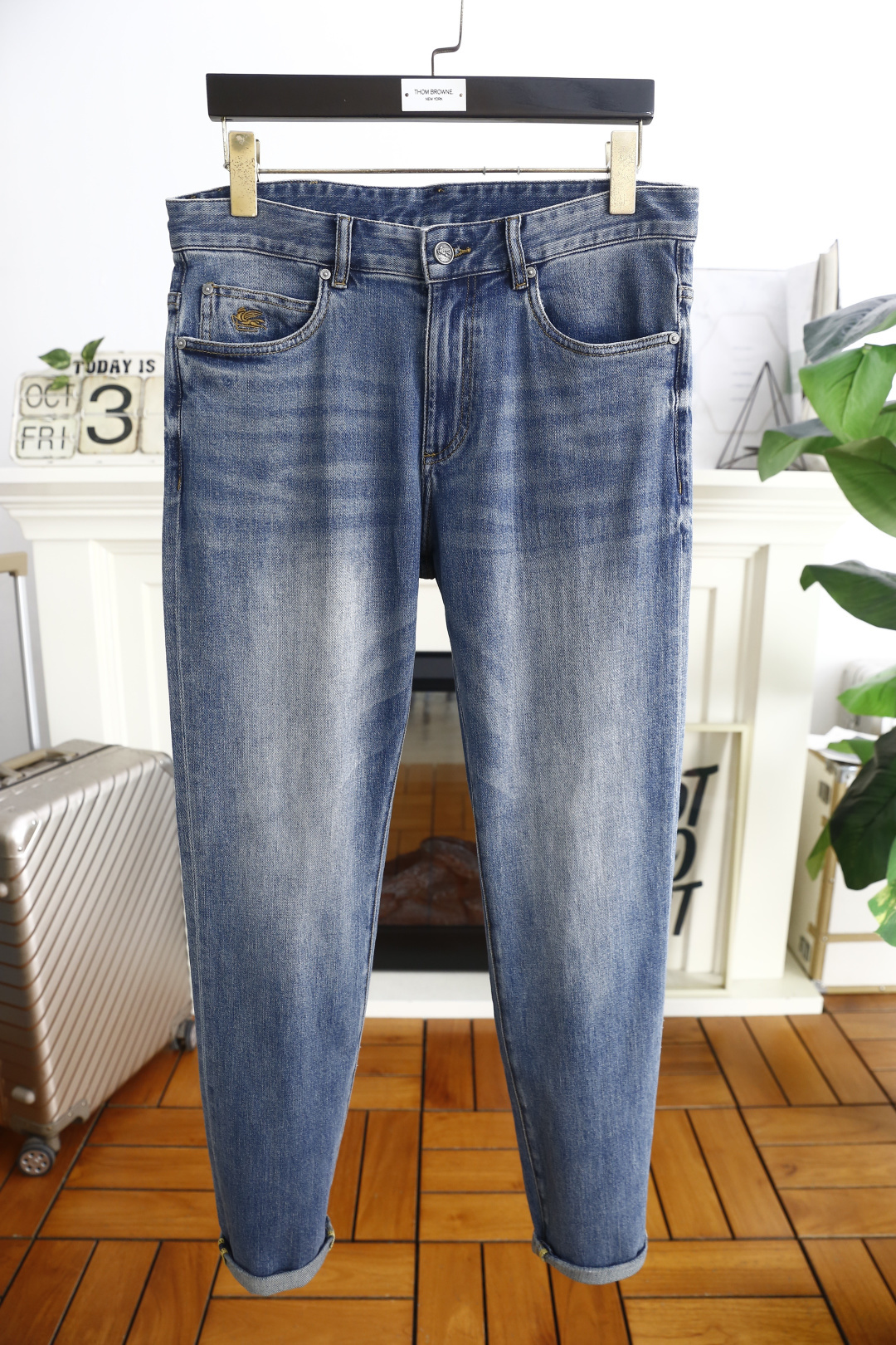 🔥艾绰.25秋季新款🆕时尚男士原单高端蓝色牛仔裤！奢华经典品牌字母LOGO配饰 身穿着非常舒适 低调不失