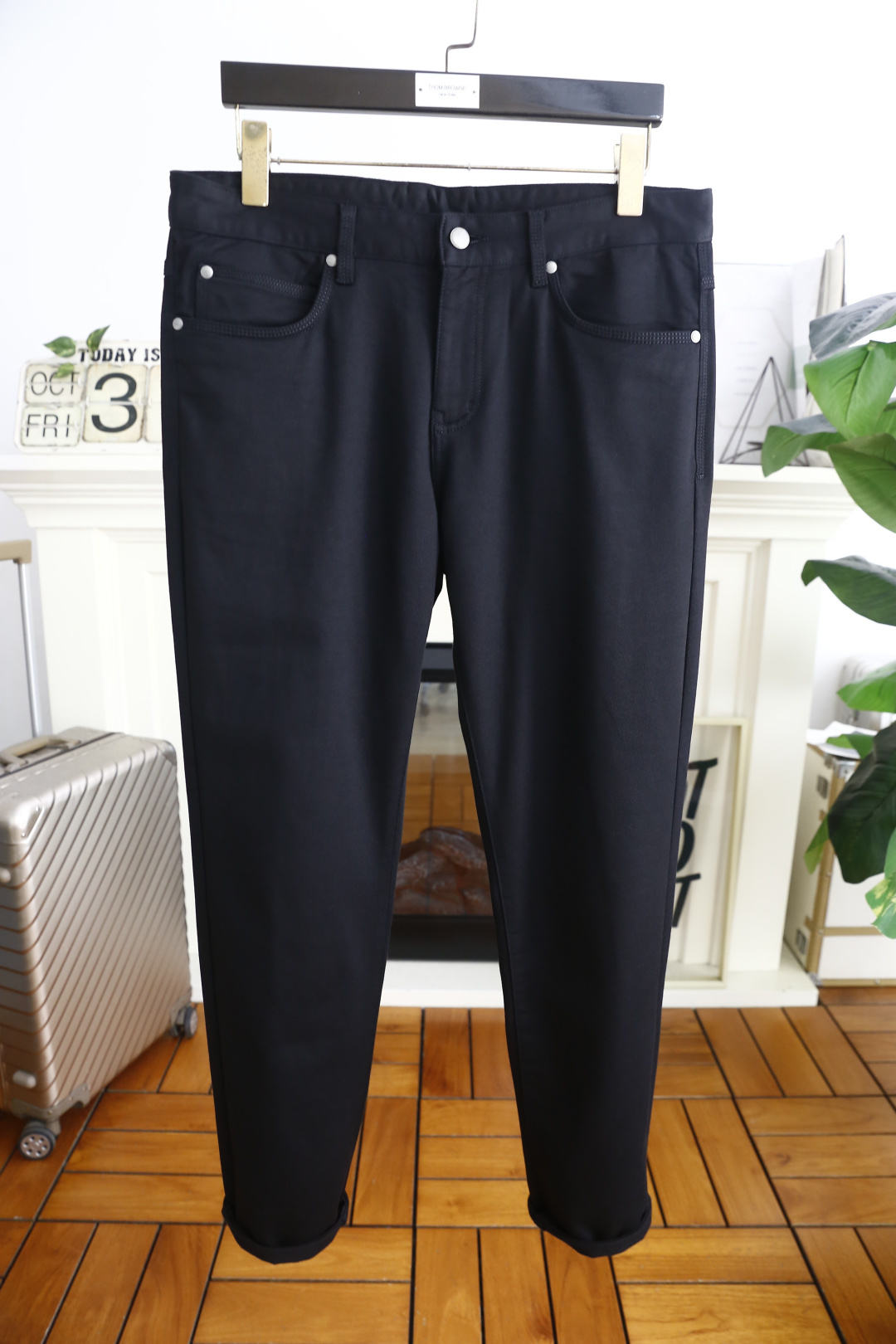 🔥葆蝶家/Bv.2025秋季新品时尚男士休闲裤！采用舒适欧洲棉面料，奢华经典品牌🦋LOGO设计 上身随意