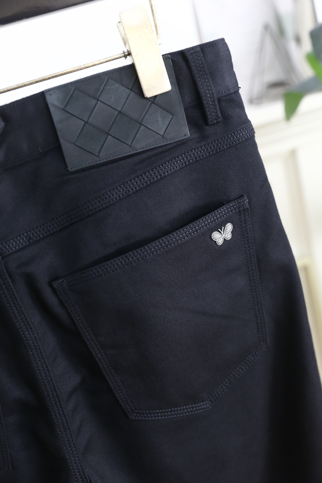 🔥葆蝶家/Bv.2025秋季新品时尚男士休闲裤！采用舒适欧洲棉面料，奢华经典品牌🦋LOGO设计 上身随意