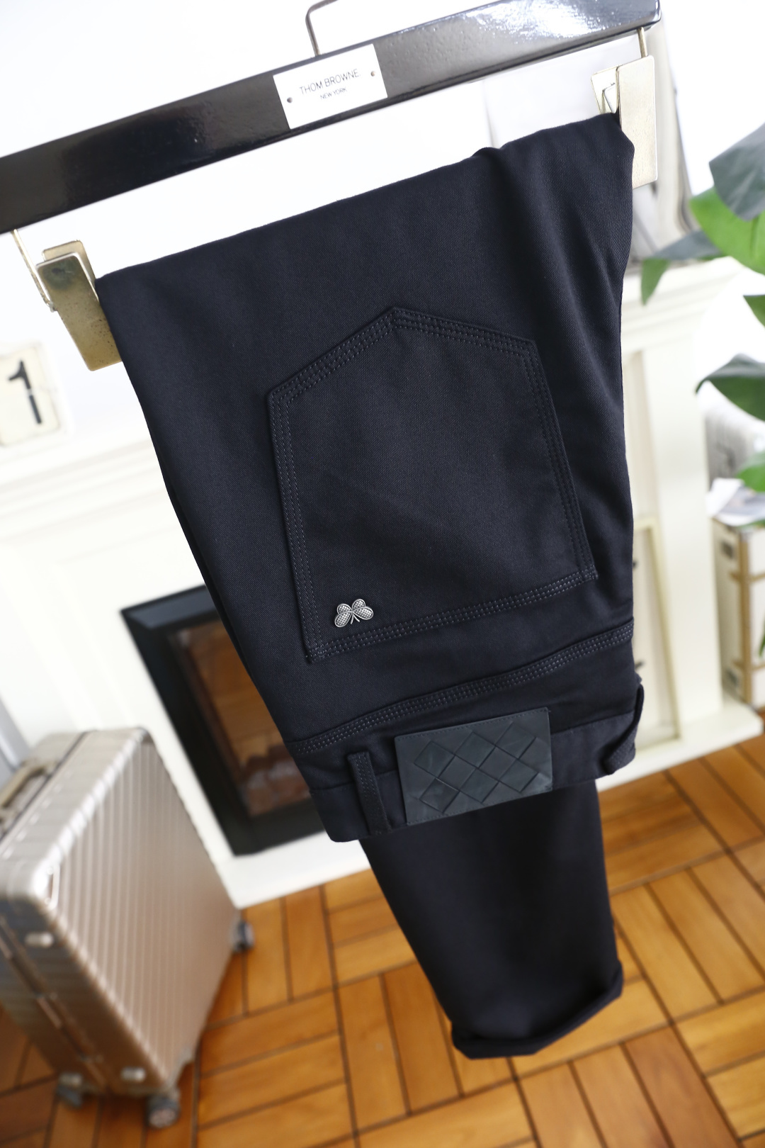 🔥葆蝶家/Bv.2025秋季新品时尚男士休闲裤！采用舒适欧洲棉面料，奢华经典品牌🦋LOGO设计 上身随意