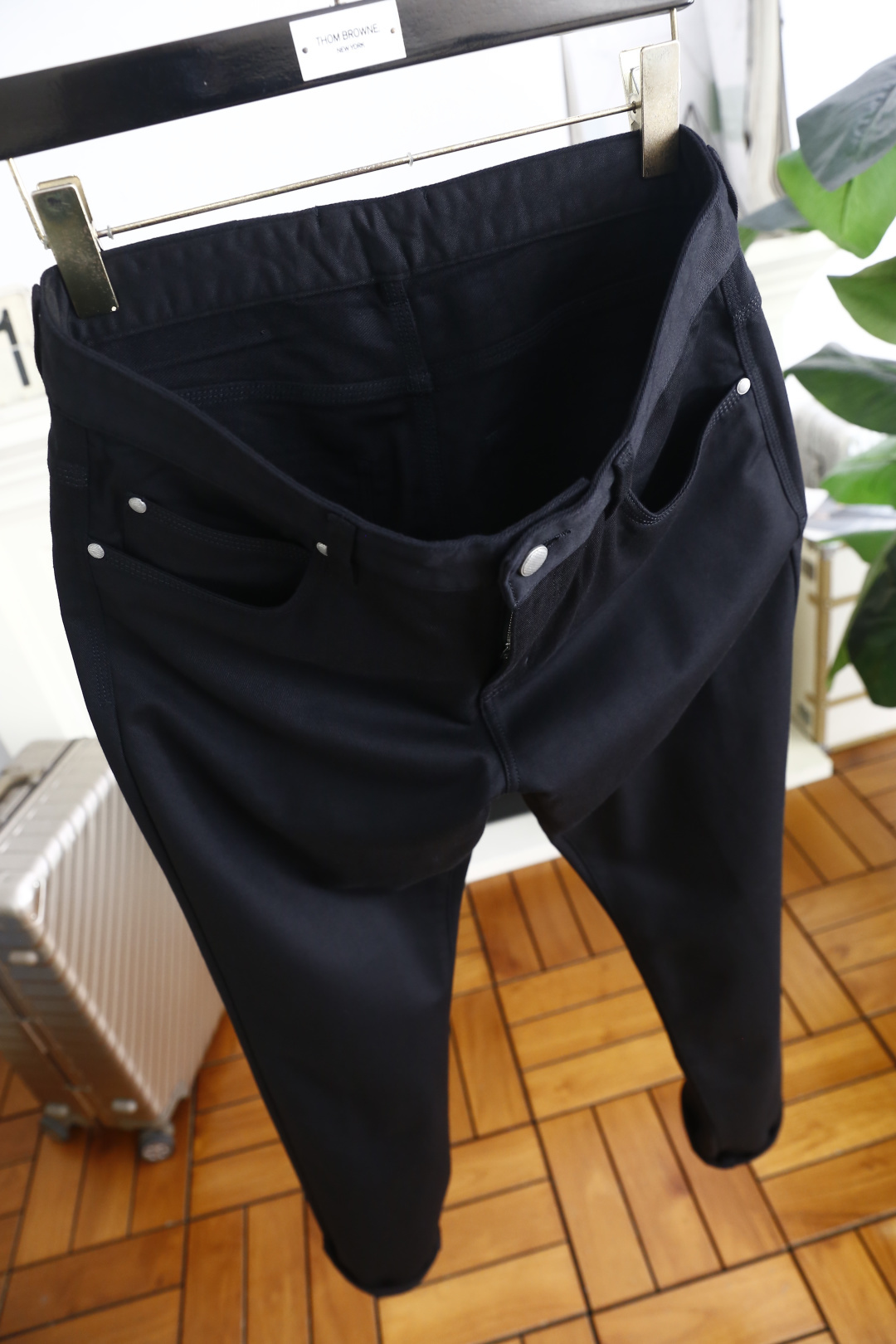 🔥葆蝶家/Bv.2025秋季新品时尚男士休闲裤！采用舒适欧洲棉面料，奢华经典品牌🦋LOGO设计 上身随意