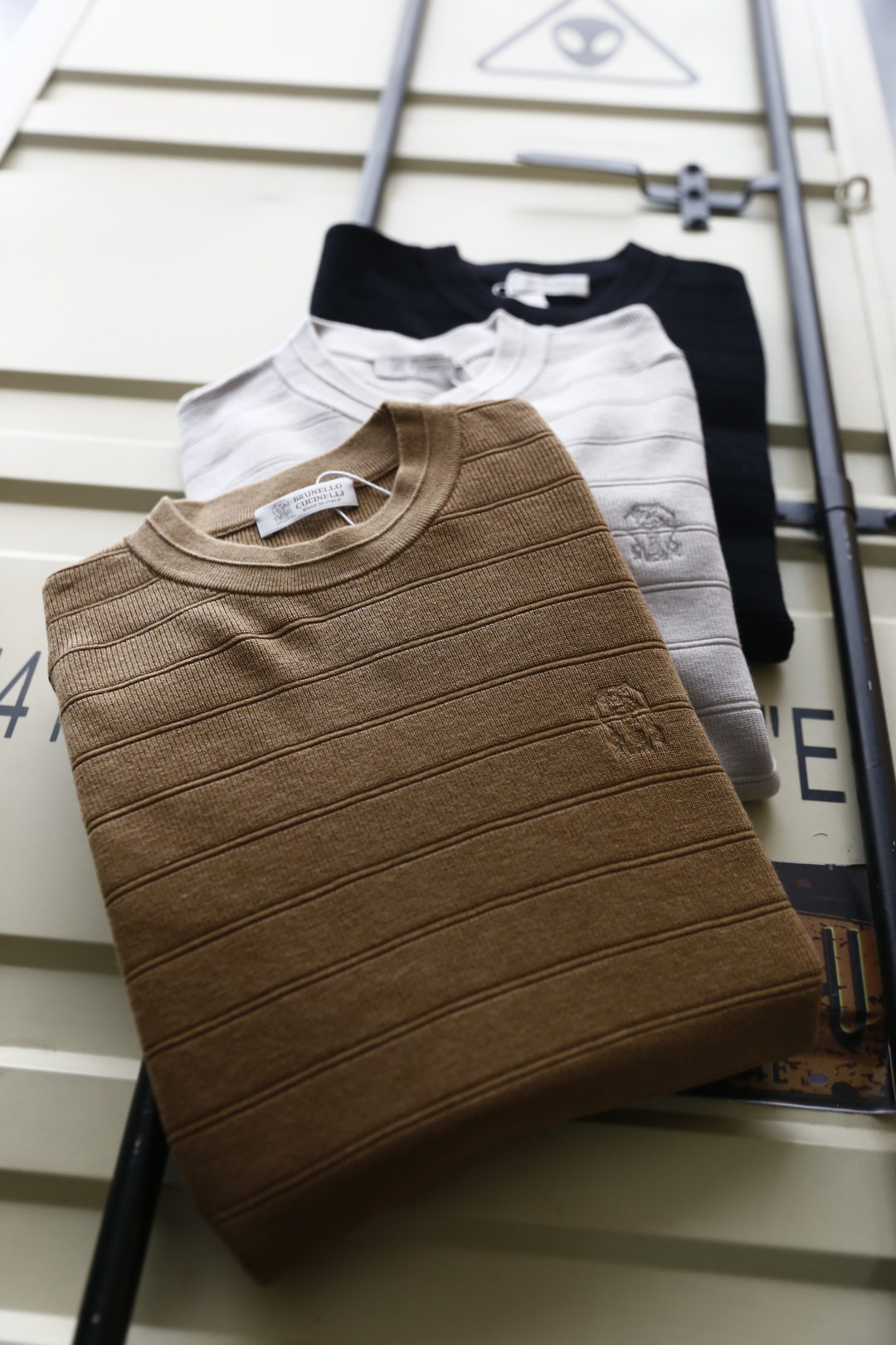 🔥BC.25秋冬男士半高领针织毛衣，秋冬基础款内搭单品，整体风格简约百搭，适合秋冬穿着。它采用修身剪裁，