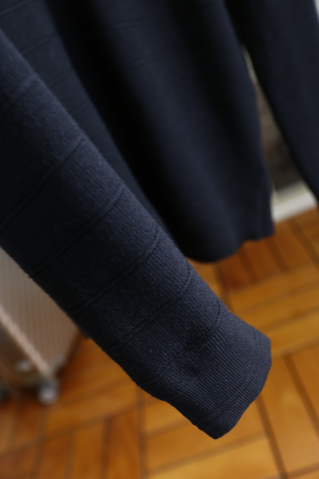 🔥BC.25秋冬男士半高领针织毛衣，秋冬基础款内搭单品，整体风格简约百搭，适合秋冬穿着。它采用修身剪裁，