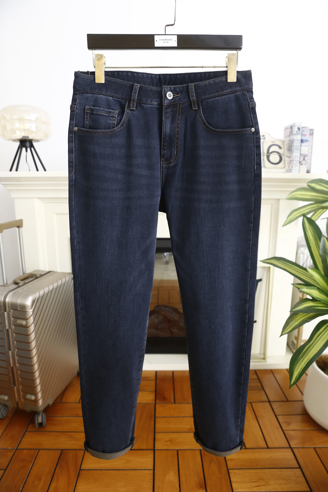 🔥普拉达.（🌾）25秋冬男士牛仔裤，采用高弹耐磨的重磅牛仔面料，触感挺括且兼具柔软度，经过水洗工艺处理，