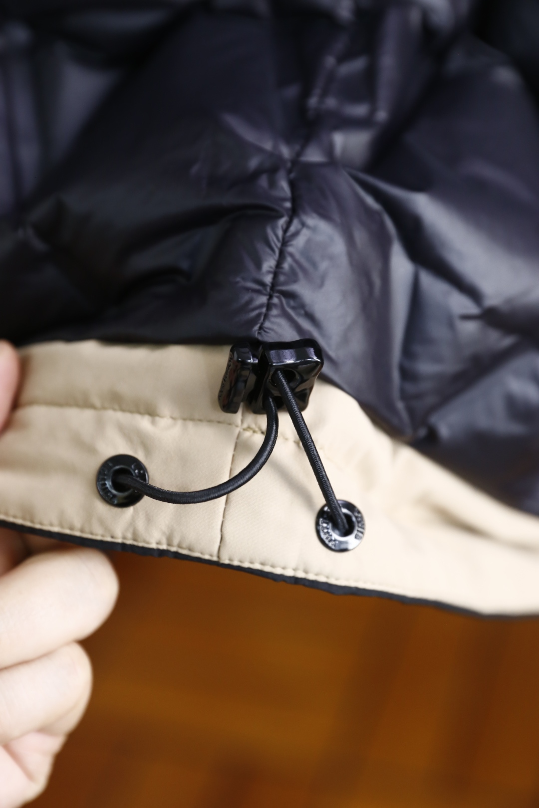 🔥路易威*/LV.（🌾）2025秋冬新款时尚男士拼色连帽羽绒服👍采用防风防水的高机能面料制作，内充高品质