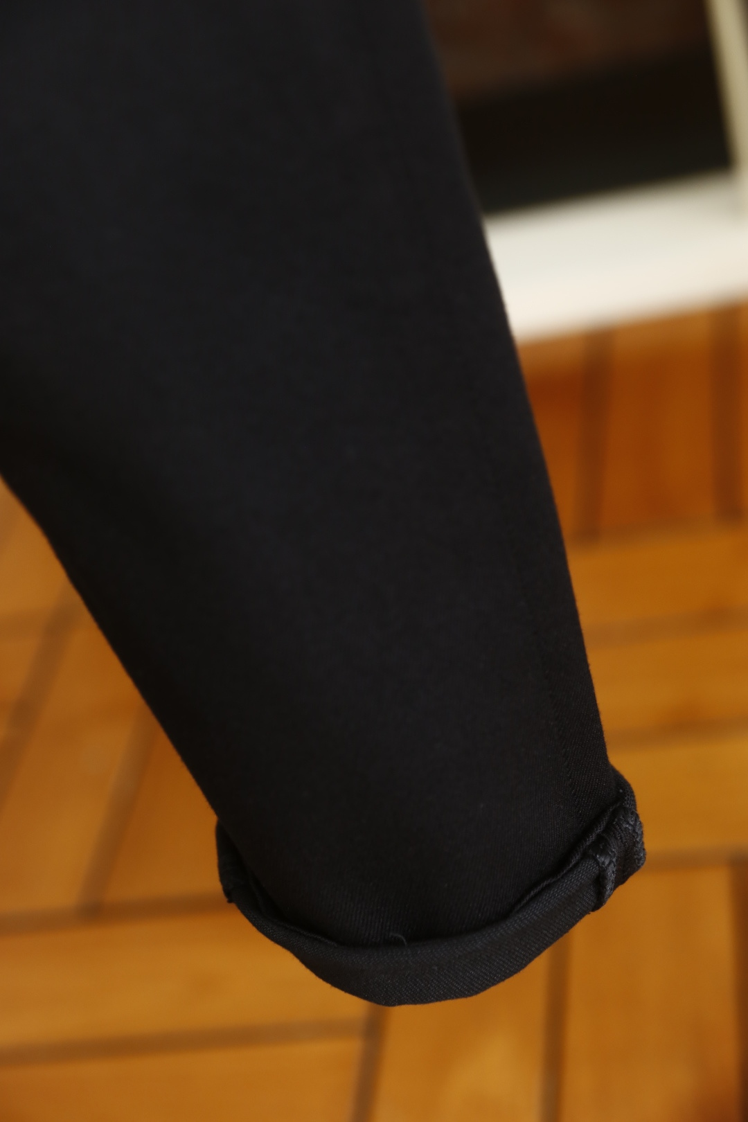 🔥杰尼亚.（🌾）25秋冬男士百搭黑色休闲牛仔裤，属于兼具经典质感与简约设计的日常单品，采用修身锥形版型，