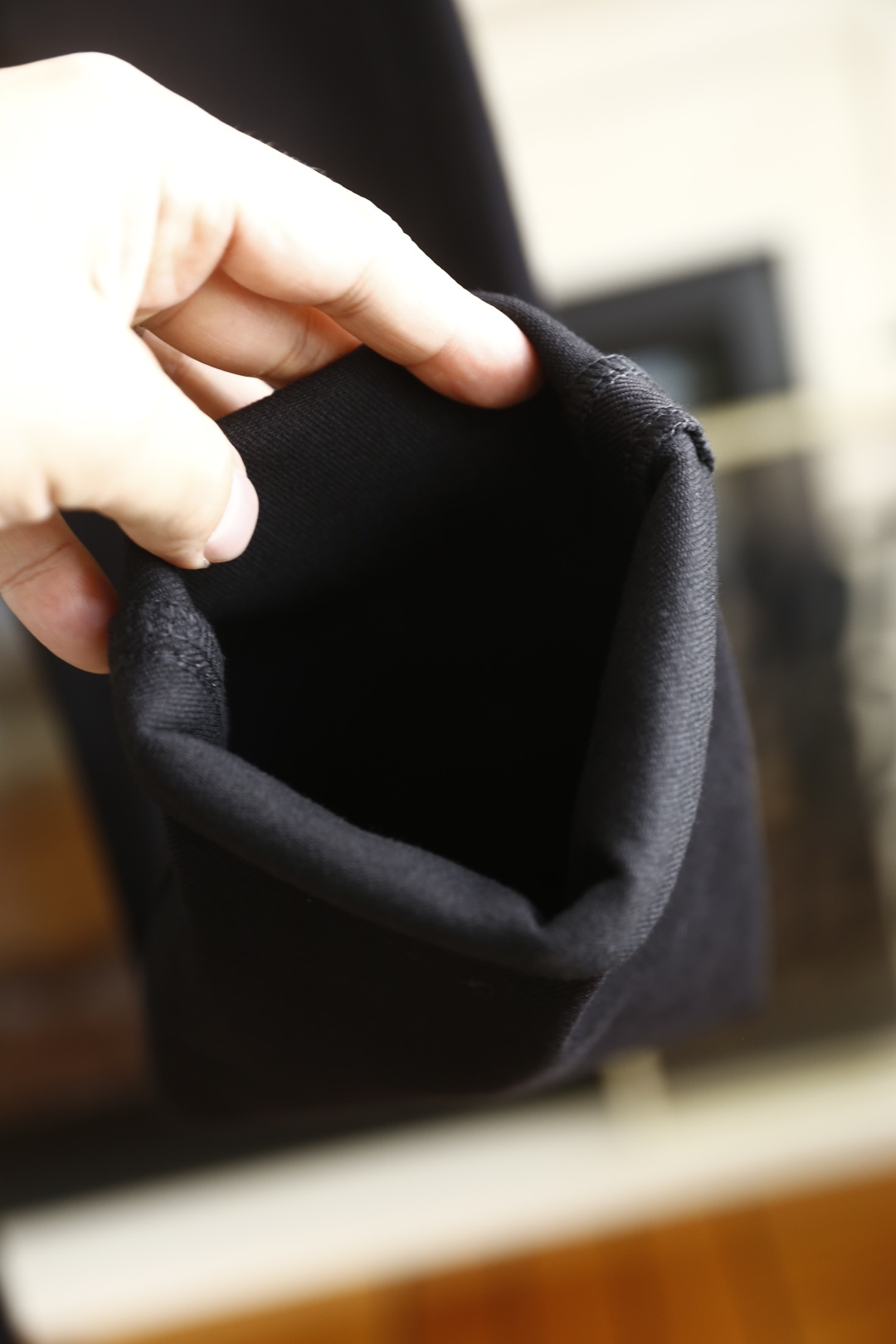 🔥POLO.（🌾）25秋冬男士百搭深色牛仔裤，属于兼具经典质感与简约设计的日常单品，采用修身锥形版型，裤