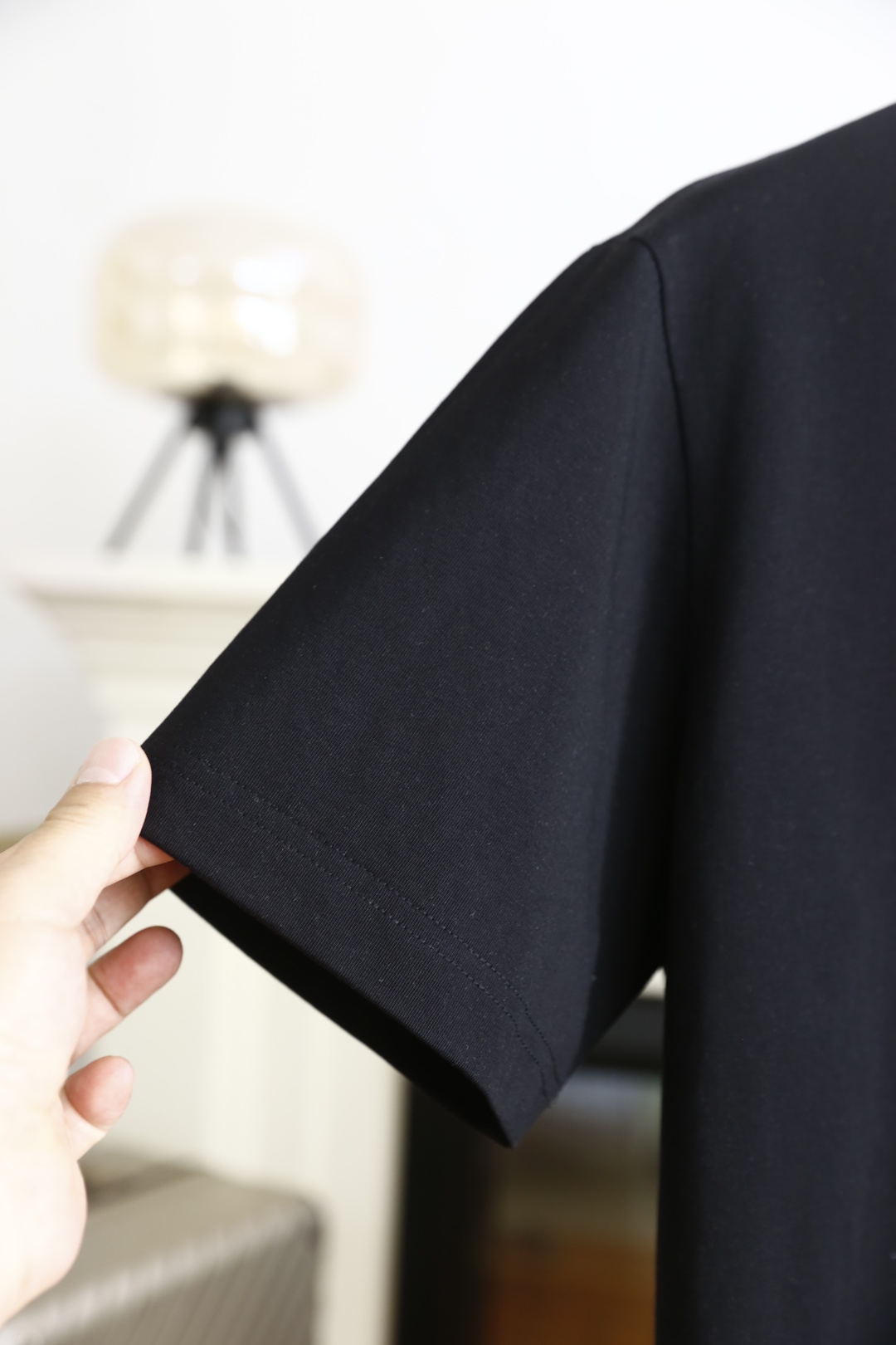 🔥蒙口.（🌾）2026早春新品🆕时尚男士圆领短袖T恤，属于日常休闲风格的潮流单品，采用经典圆领版型，宽松