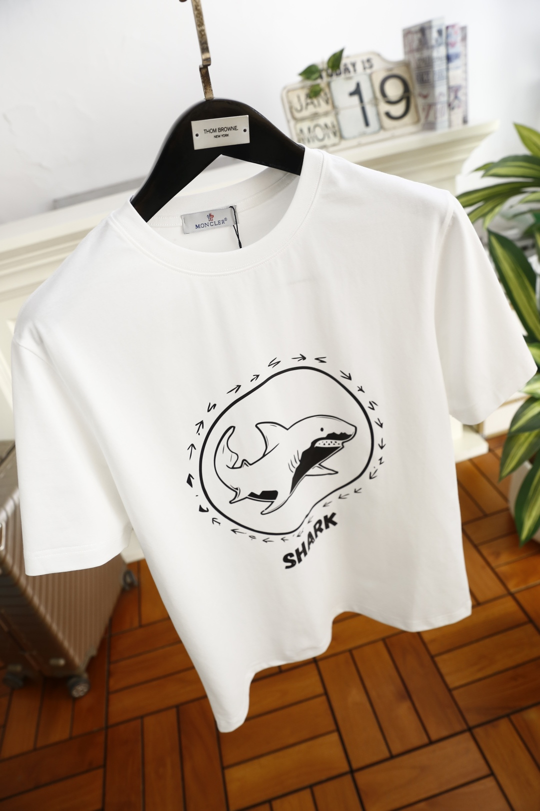 🔥蒙口.（🌾）2026早春新品🆕时尚男士圆领短袖T恤，属于日常休闲风格的潮流单品，采用经典圆领版型，宽松