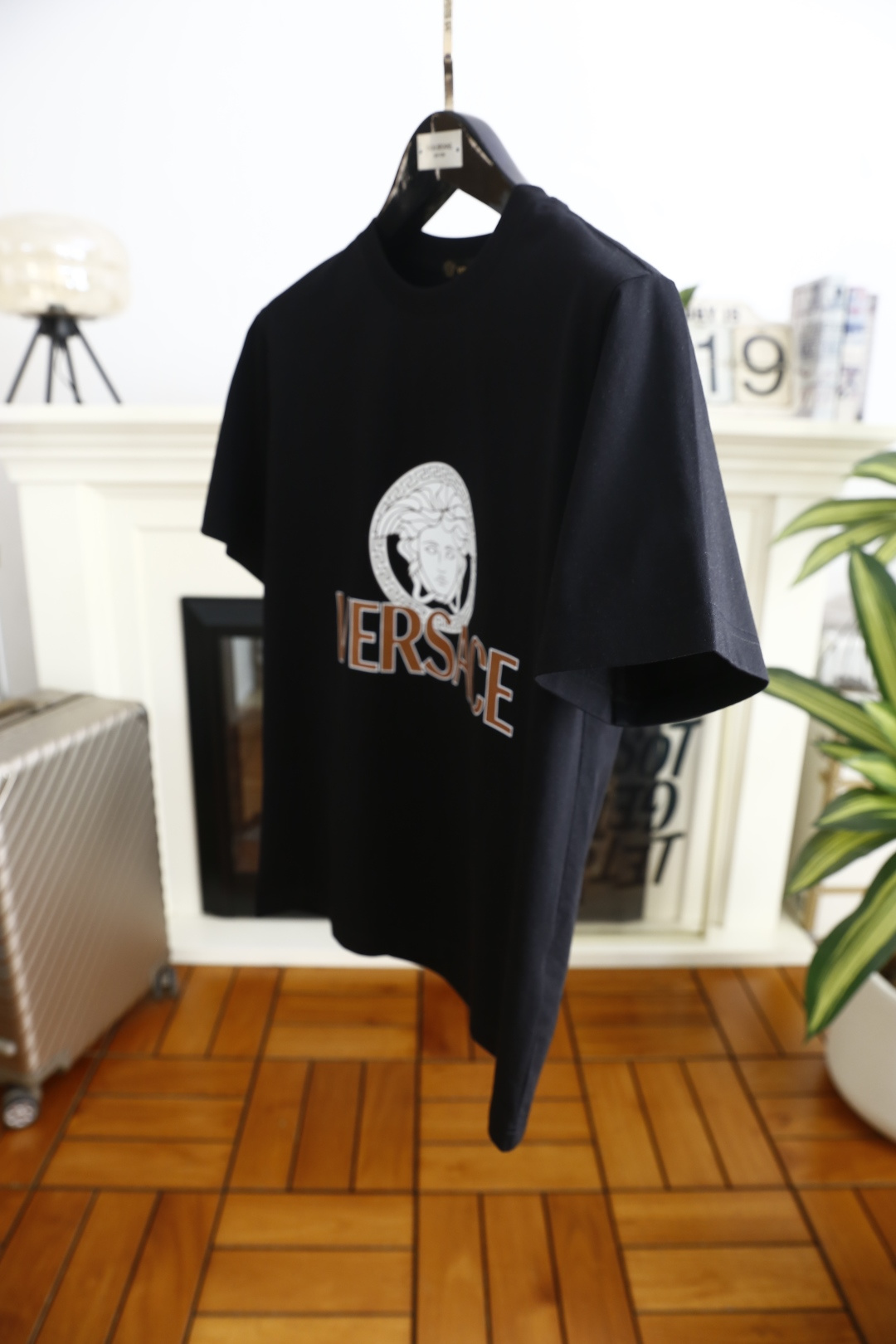 🔥范思泽.（🌾）2026早春新品🆕时尚男士圆领短袖T恤，属于品牌标志性的潮流单品，采用经典圆领版型，宽松