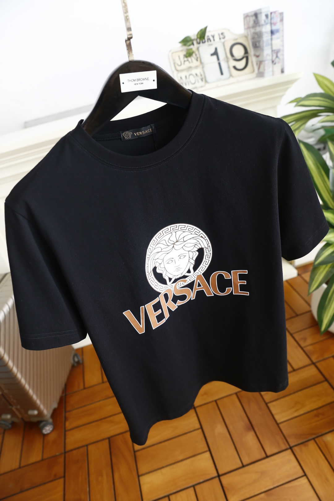 🔥范思泽.（🌾）2026早春新品🆕时尚男士圆领短袖T恤，属于品牌标志性的潮流单品，采用经典圆领版型，宽松