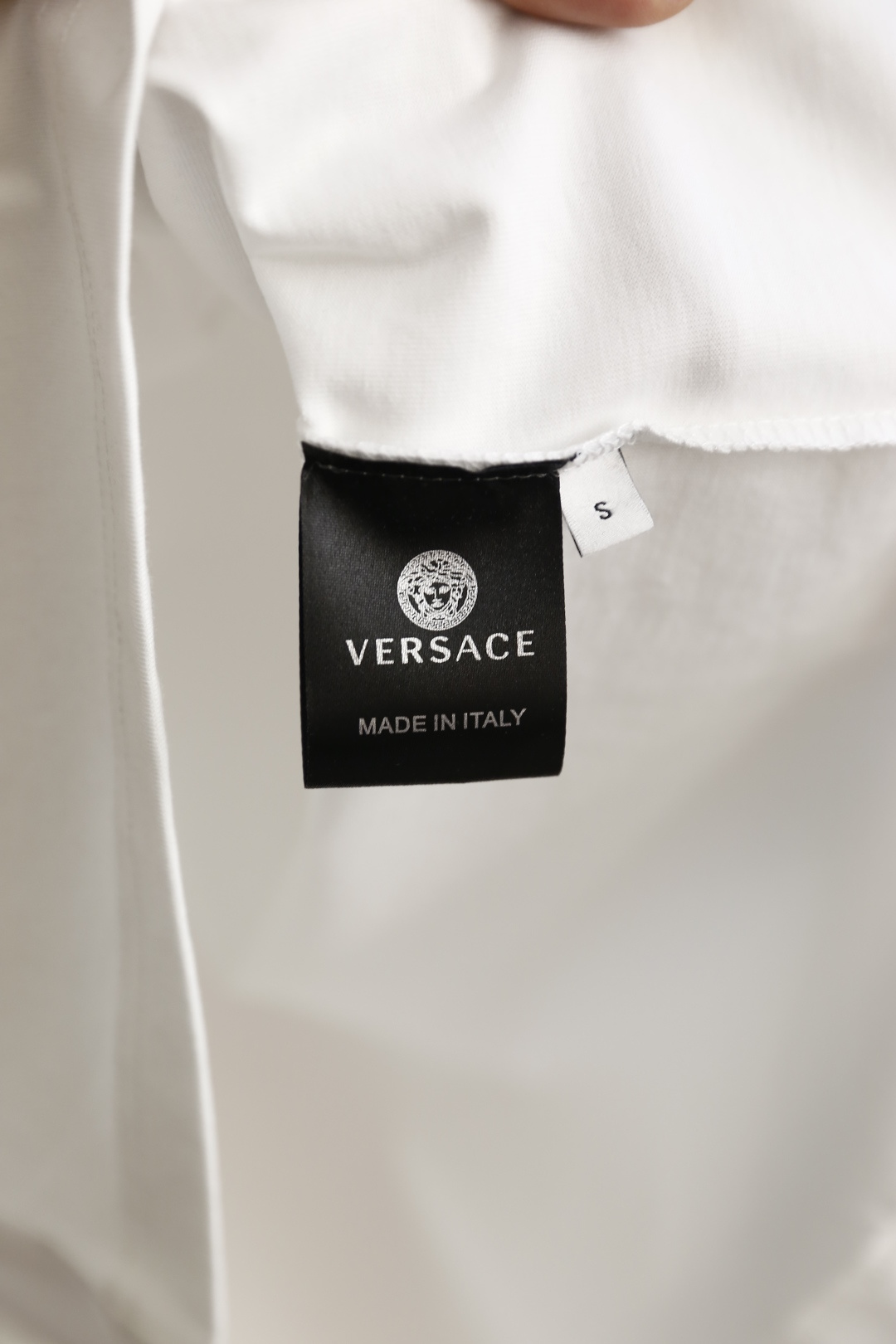 🔥范思泽.（🌾）2026早春新品🆕时尚男士圆领短袖T恤，属于品牌标志性的潮流单品，采用经典圆领版型，宽松