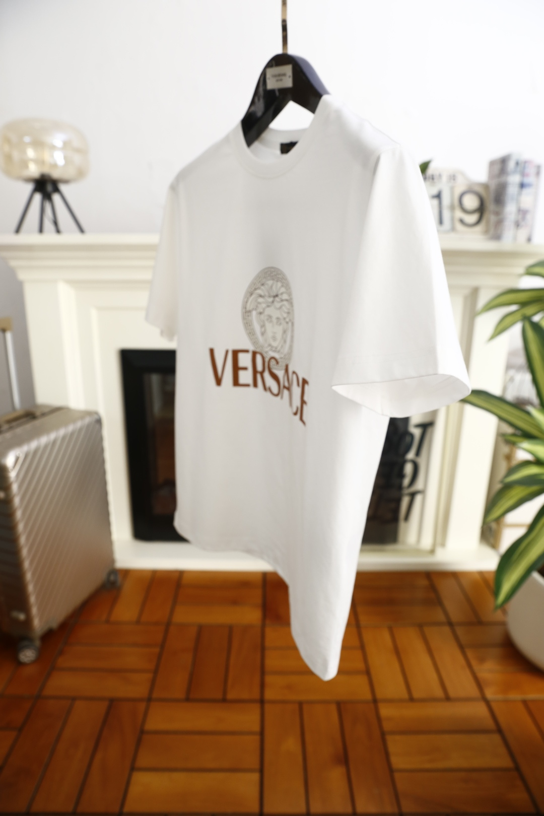 🔥范思泽.（🌾）2026早春新品🆕时尚男士圆领短袖T恤，属于品牌标志性的潮流单品，采用经典圆领版型，宽松