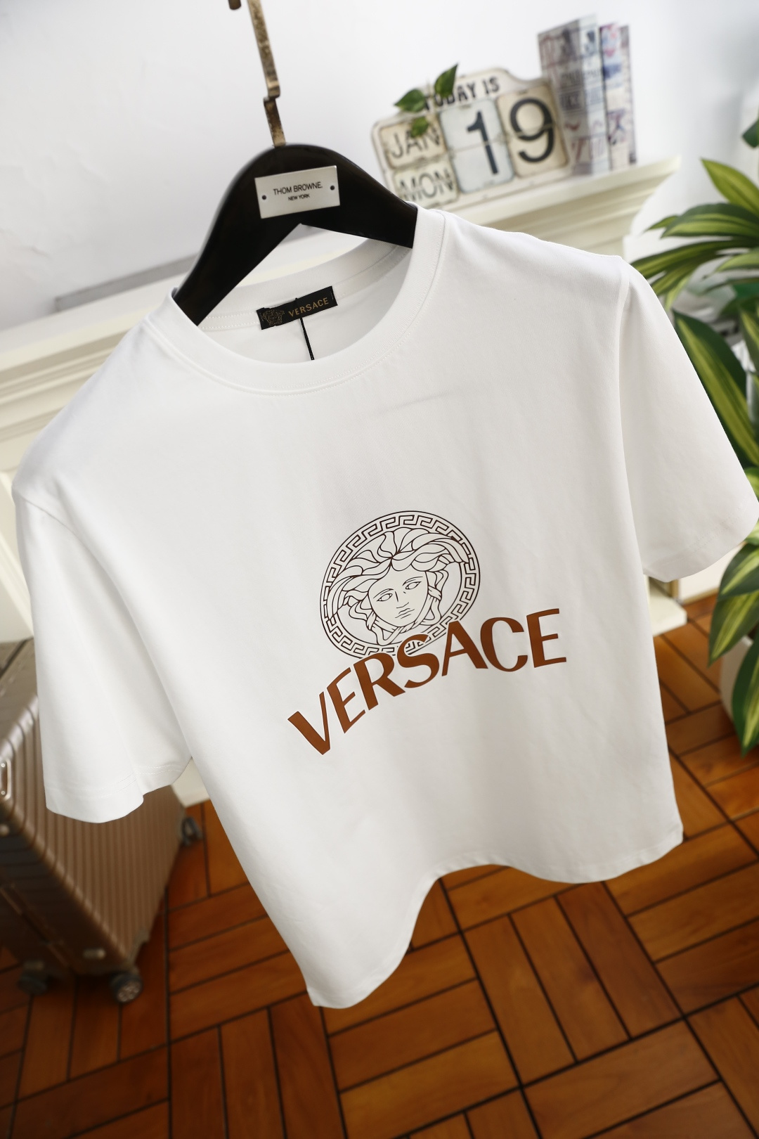 🔥范思泽.（🌾）2026早春新品🆕时尚男士圆领短袖T恤，属于品牌标志性的潮流单品，采用经典圆领版型，宽松