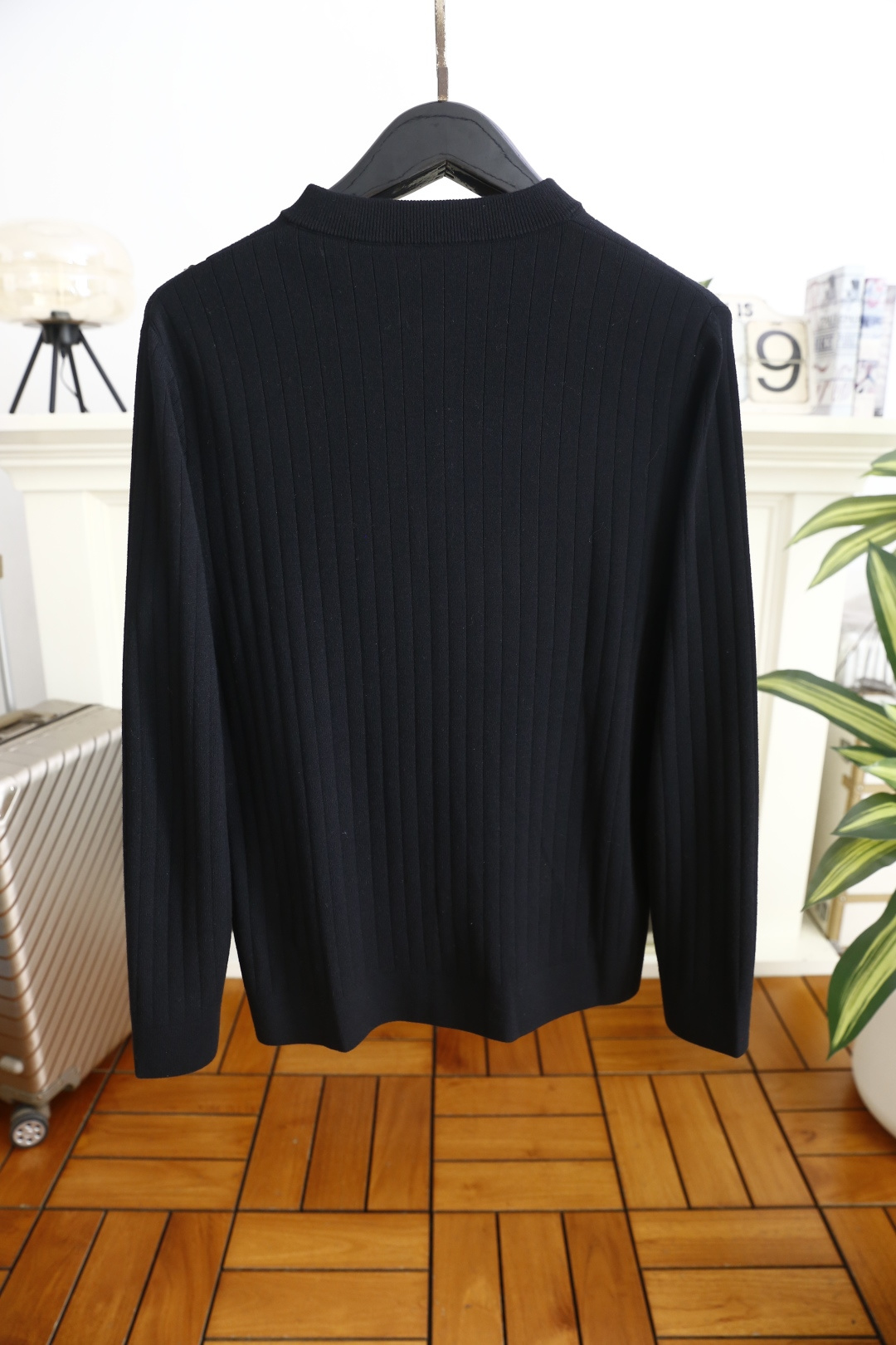 🔥汤姆布朗/TB.（🌾）25秋冬男士亨利领坑条针织衫，属于秋冬季节兼具质感与设计感的单品，采用经典亨利领