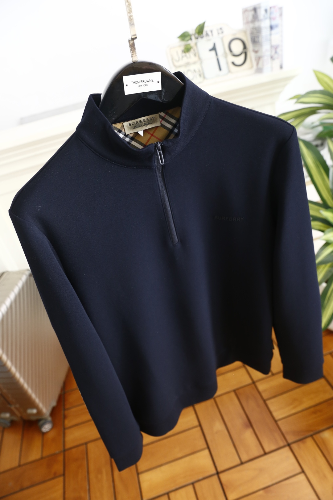 🔥巴宝莉.（🌾）25秋冬男士半拉链立领卫衣，属于秋冬季节的实用型单品，采用半开拉链立领设计，既能够防风保