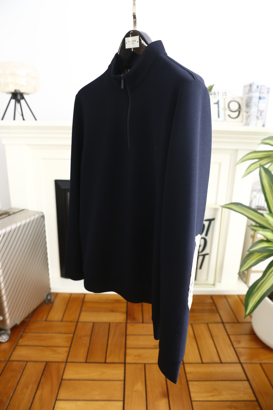 🔥巴宝莉.（🌾）25秋冬男士半拉链立领卫衣，属于秋冬季节的实用型单品，采用半开拉链立领设计，既能够防风保