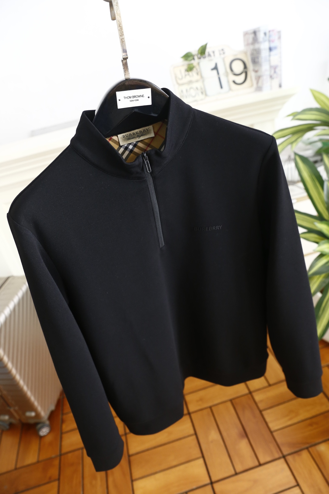 🔥巴宝莉.（🌾）25秋冬男士半拉链立领卫衣，属于秋冬季节的实用型单品，采用半开拉链立领设计，既能够防风保