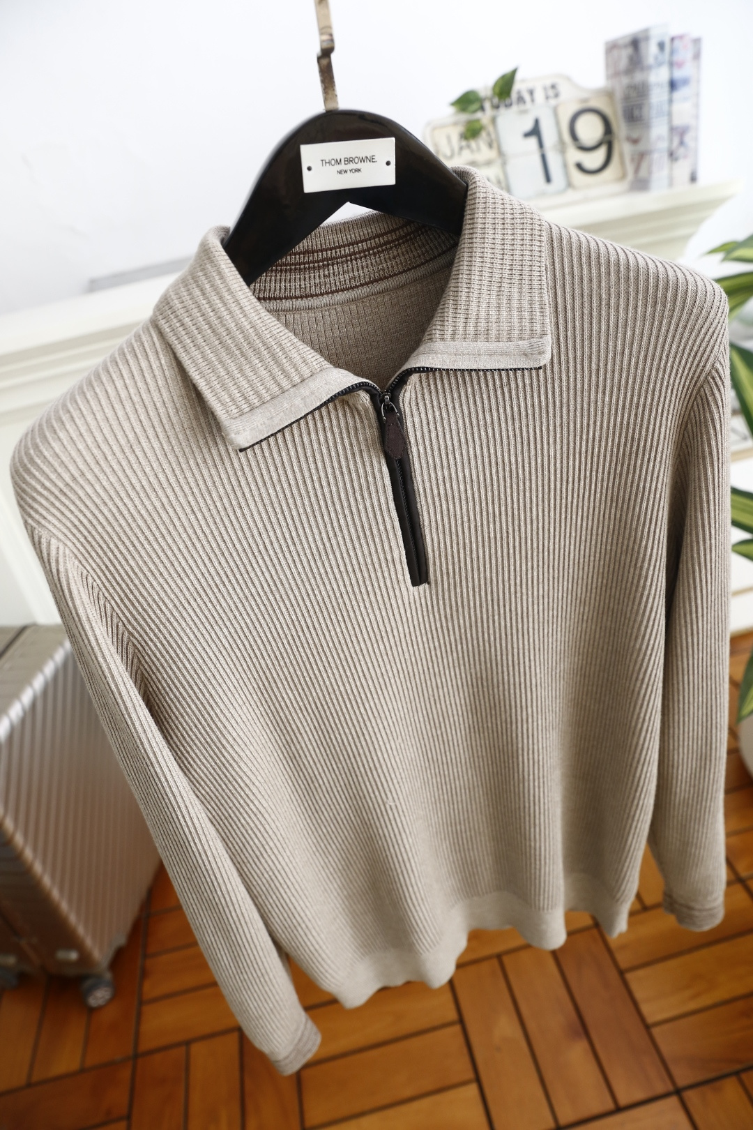 🔥lP🆕.（🌾）25秋冬男士半拉链翻领坑条针织衫，属于秋冬季节的通勤百搭单品，采用简约的半开拉链翻领设计
