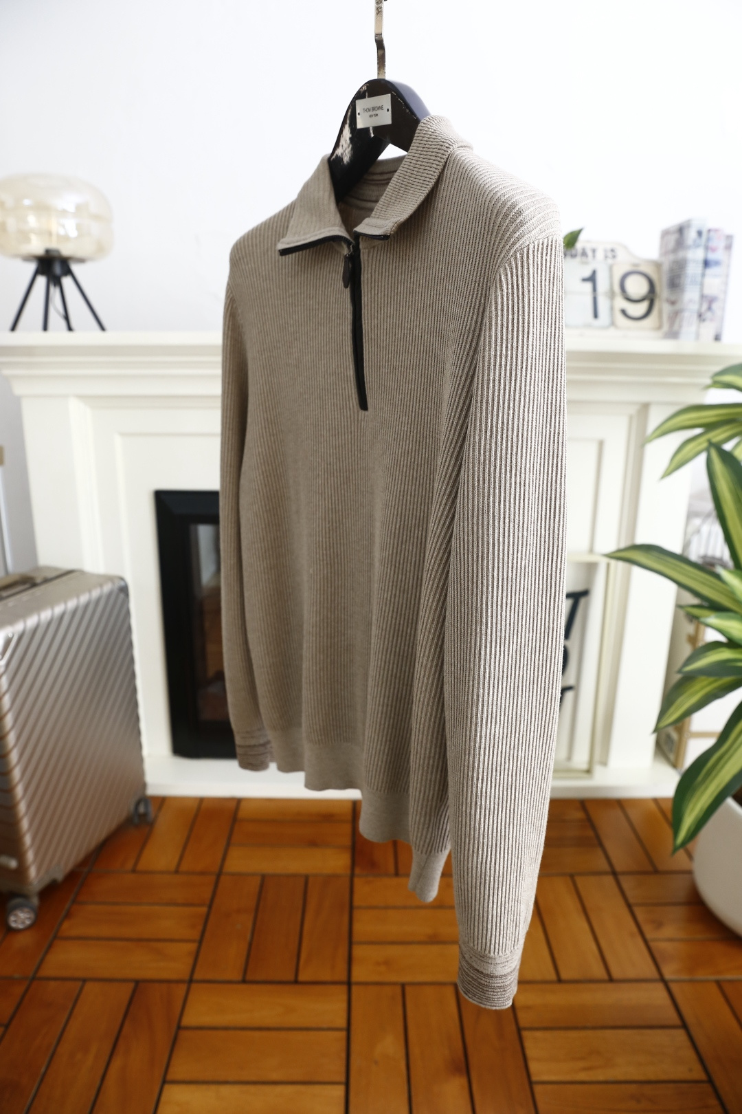 🔥lP🆕.（🌾）25秋冬男士半拉链翻领坑条针织衫，属于秋冬季节的通勤百搭单品，采用简约的半开拉链翻领设计