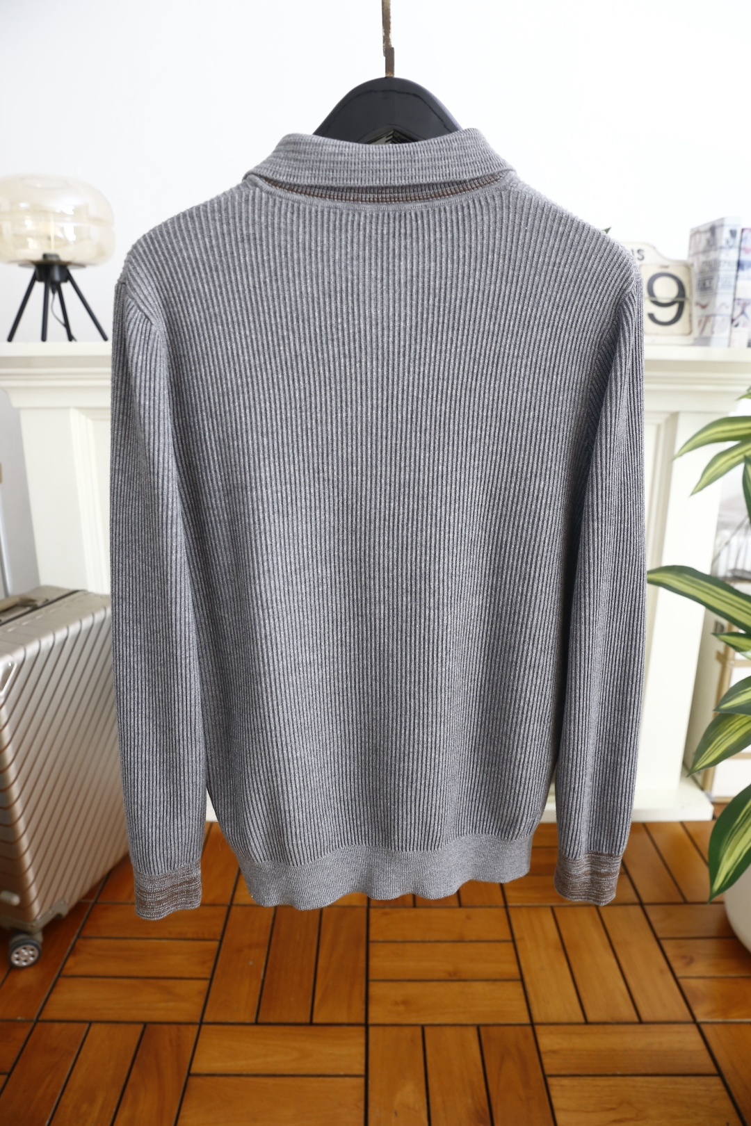 🔥lP🆕.（🌾）25秋冬男士半拉链翻领坑条针织衫，属于秋冬季节的通勤百搭单品，采用简约的半开拉链翻领设计