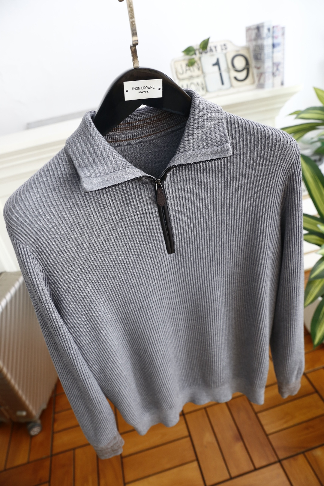 🔥lP🆕.（🌾）25秋冬男士半拉链翻领坑条针织衫，属于秋冬季节的通勤百搭单品，采用简约的半开拉链翻领设计