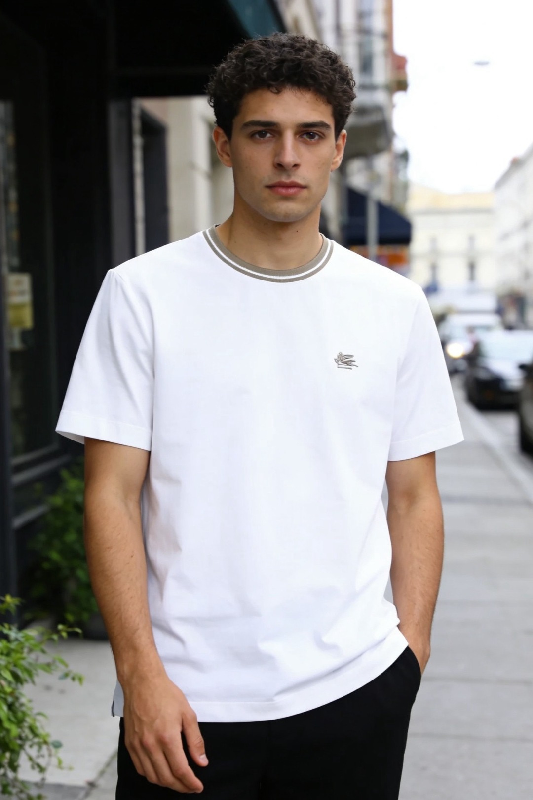 NO:734872,Ai Chuo. 2026 spring and summer new fashion men's versatile round neck short-sleeved T-shirt is made of smooth and skin-friendly fabrics. The round neck design is both elastic and durable. The brand's custom embroidered LOGO design on the chest is loose and comfortable. The style is simple and elegant. It is suitable for daily casual wear and can also be used as an interior item for light business scenes. It is a basic clothing with both texture and practicality!  Sizes 48-56, shipped next day!  ,,T-shirt,tees,t-shirt,19860909艾绰. 2026春夏新品时尚男士百搭圆领短袖T恤,采用质感顺滑的亲肤面料制作,圆领设计兼具弹性与耐用性,胸前品牌定制刺绣LOGO设计版型宽松舒适,风格简约大气,既适合日常休闲穿搭,也可作为轻商务场景的内搭单品,是兼具质感与实用性的基础款服饰！尺码48-56,隔天出货！,,T-shirt,tees，t-shirt,,Men's clothing