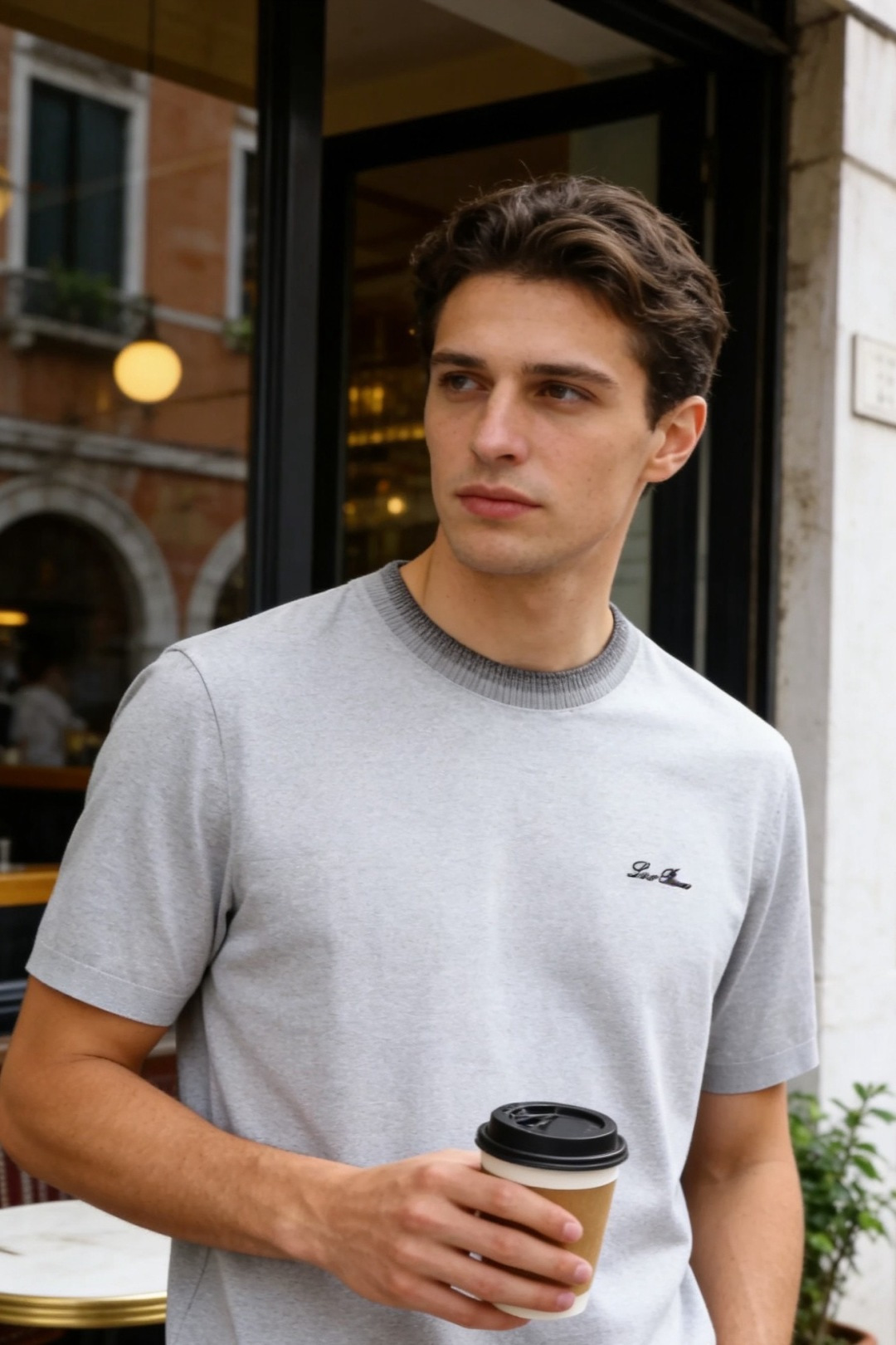 NO:734868,LP. 2026 new spring and summer men's short-sleeved products are available in classic round neck design!  A blockbuster beauty item, a new form of yuppie style high street mix and match with a tasteful accent and eye-catching effect. The luxury brand's classic letter LOGO pattern design has rich visual effects. It uses high-end soft and comfortable fabrics that are particularly skin-friendly. It gives the fashion a refined and elegant design concept to perfectly interpret the urban masculine temperament. Counter sizes 48-56, shipped the next day!  ,,loro piana,T-shirt,19860909LP. 2026春夏新品男士短袖上市经典圆领设计！重磅级尤物单品,新形态雅痞风格高街混搭腔调有味,吸睛有力之作.奢华品牌经典字母LOGO图案设计,视觉效果丰富,采用高档柔软舒适面料亲肤感特别好.赋予了时装精致和优雅的设计理念完美诠释都市型男气质专柜尺码48-56,隔天出货！,,loro piana,T-shirt,,Men's clothing