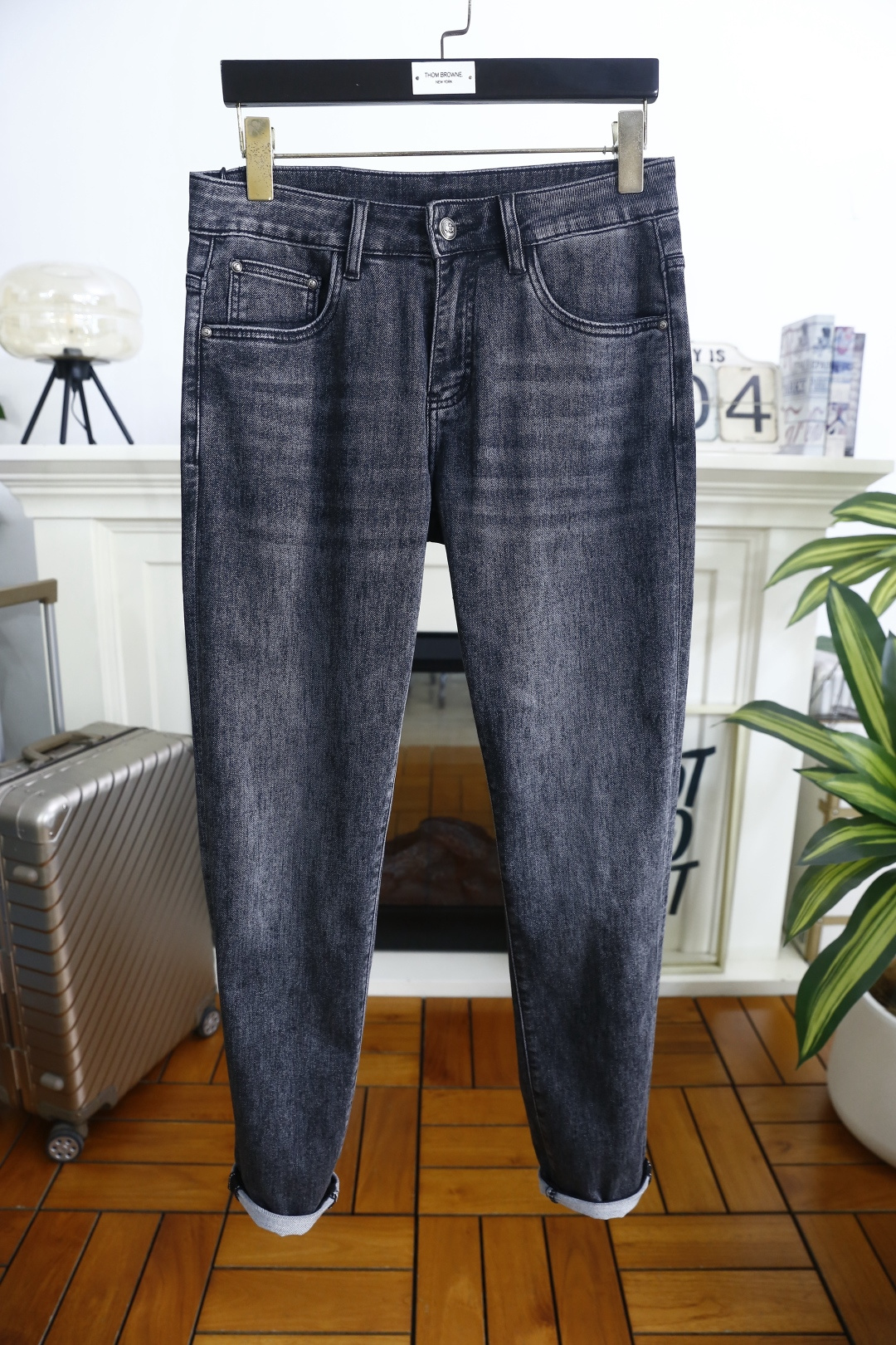 🔥杰尼*/Ze*na.2026春季新品！时尚潮流百搭牛仔裤👖经典修身直筒裤型，利落剪裁修饰腿部线条，裤脚