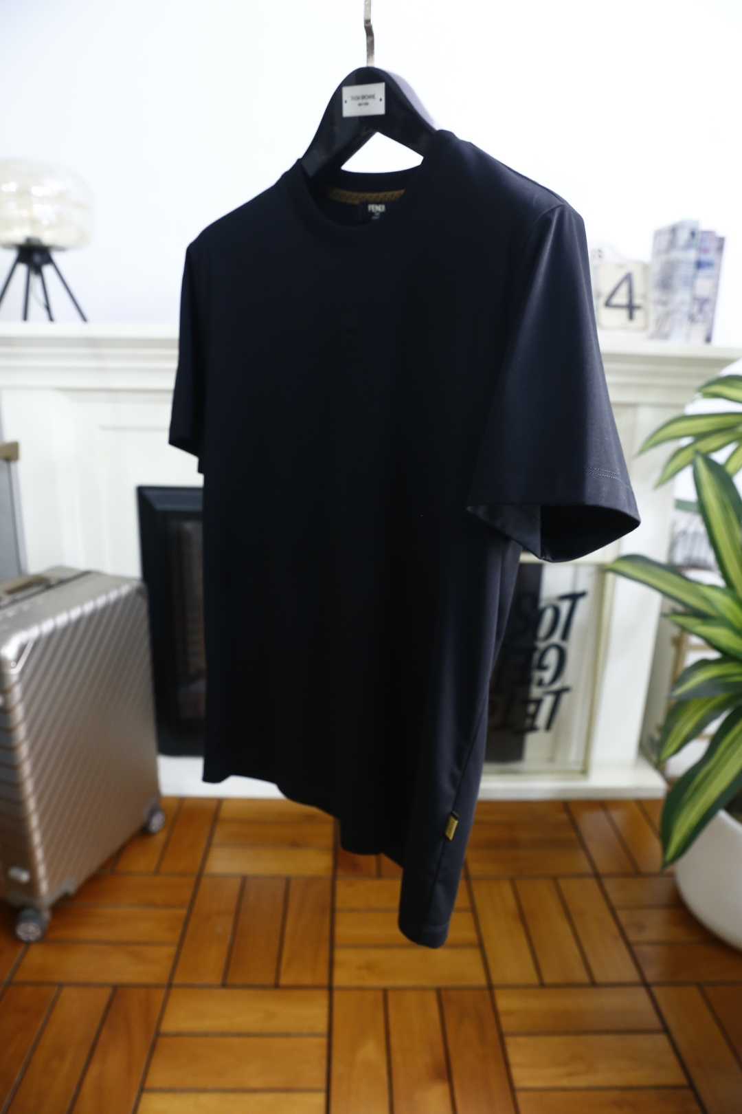 🔥芬迪/Fe*di.2026春夏新品🆕时尚男士圆领T恤👍采用原单品质透气棉面料，触感柔软细腻，兼具良好的