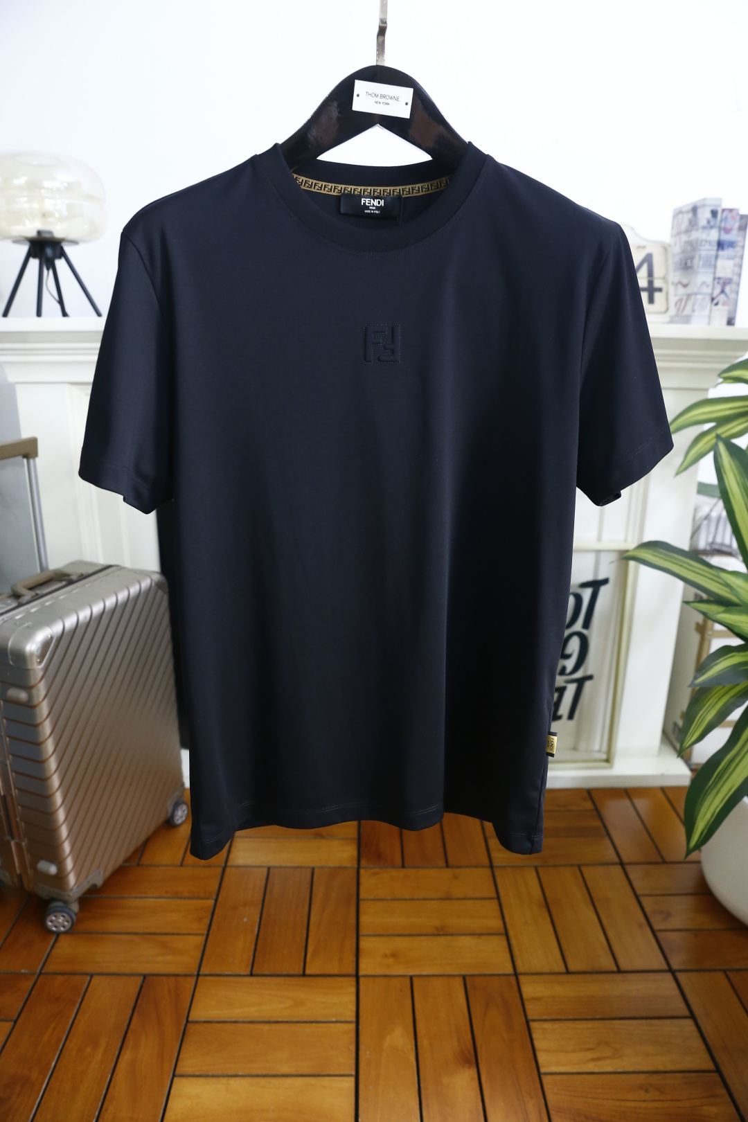 🔥芬迪/Fe*di.2026春夏新品🆕时尚男士圆领T恤👍采用原单品质透气棉面料，触感柔软细腻，兼具良好的