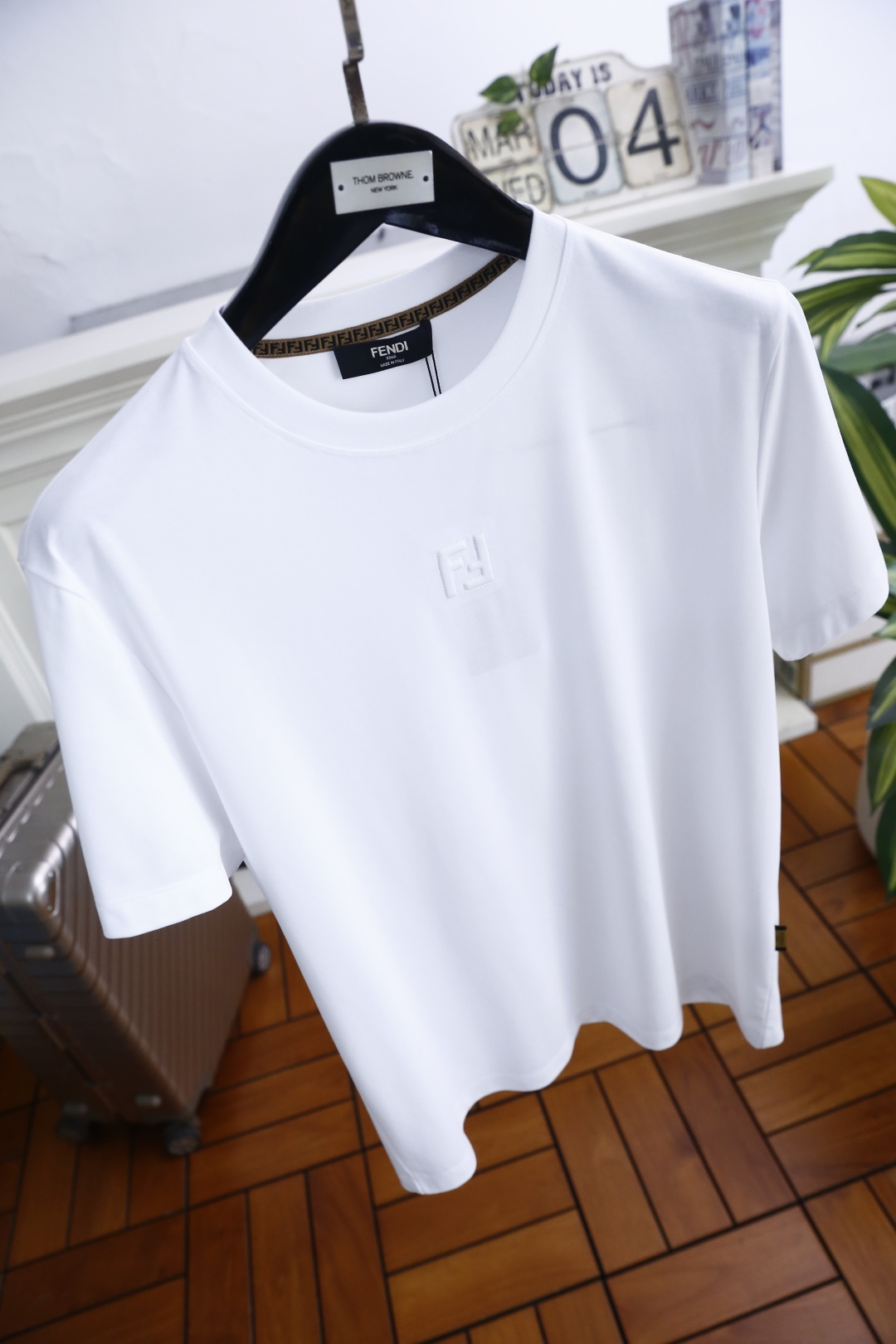🔥芬迪/Fe*di.2026春夏新品🆕时尚男士圆领T恤👍采用原单品质透气棉面料，触感柔软细腻，兼具良好的