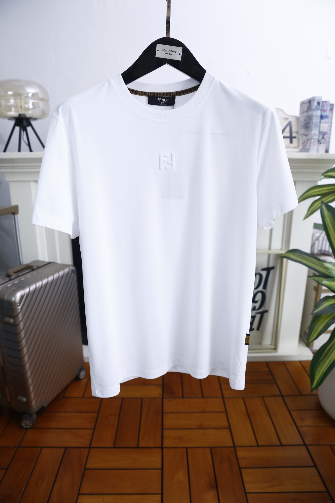 🔥芬迪/Fe*di.2026春夏新品🆕时尚男士圆领T恤👍采用原单品质透气棉面料，触感柔软细腻，兼具良好的