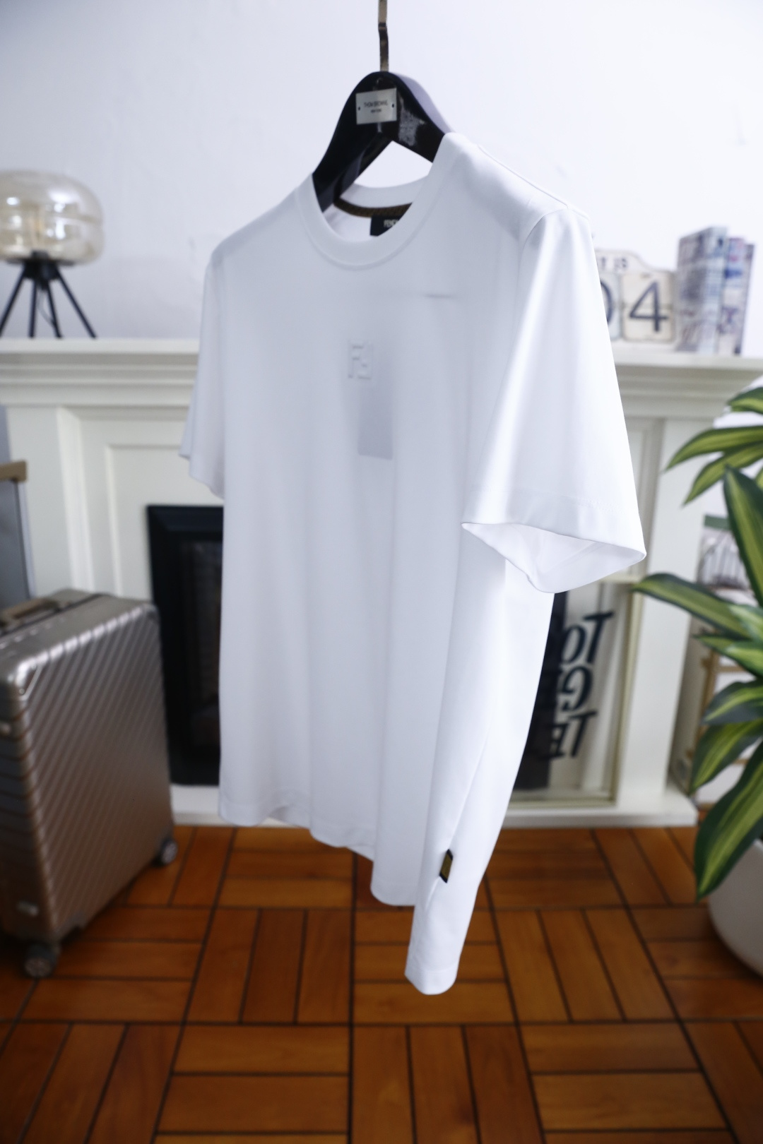 🔥芬迪/Fe*di.2026春夏新品🆕时尚男士圆领T恤👍采用原单品质透气棉面料，触感柔软细腻，兼具良好的