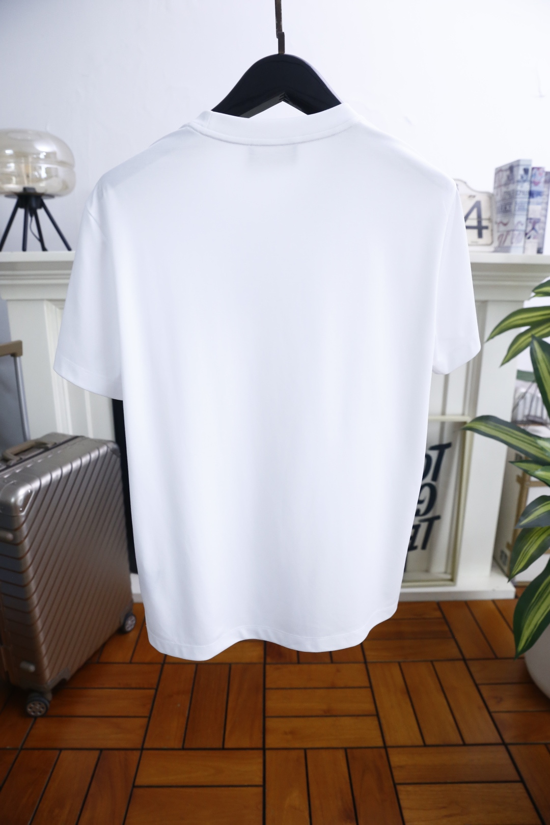 🔥Loro Piana.2026春夏新品🆕时尚男士圆领T恤👍采用原单品质透气棉面料，触感柔软细腻，兼具良