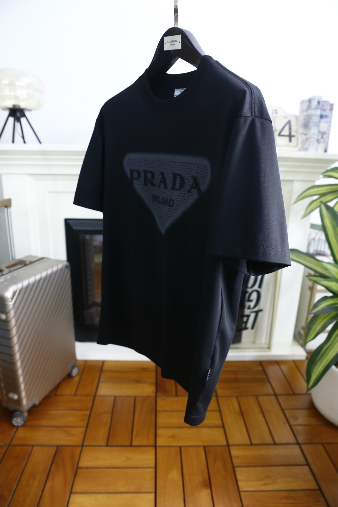 🔥普拉达/Pr*da.2026春季新品！时尚男士百搭短袖上市🍃经典圆领设计！重磅级尤物单品，新形态雅痞风