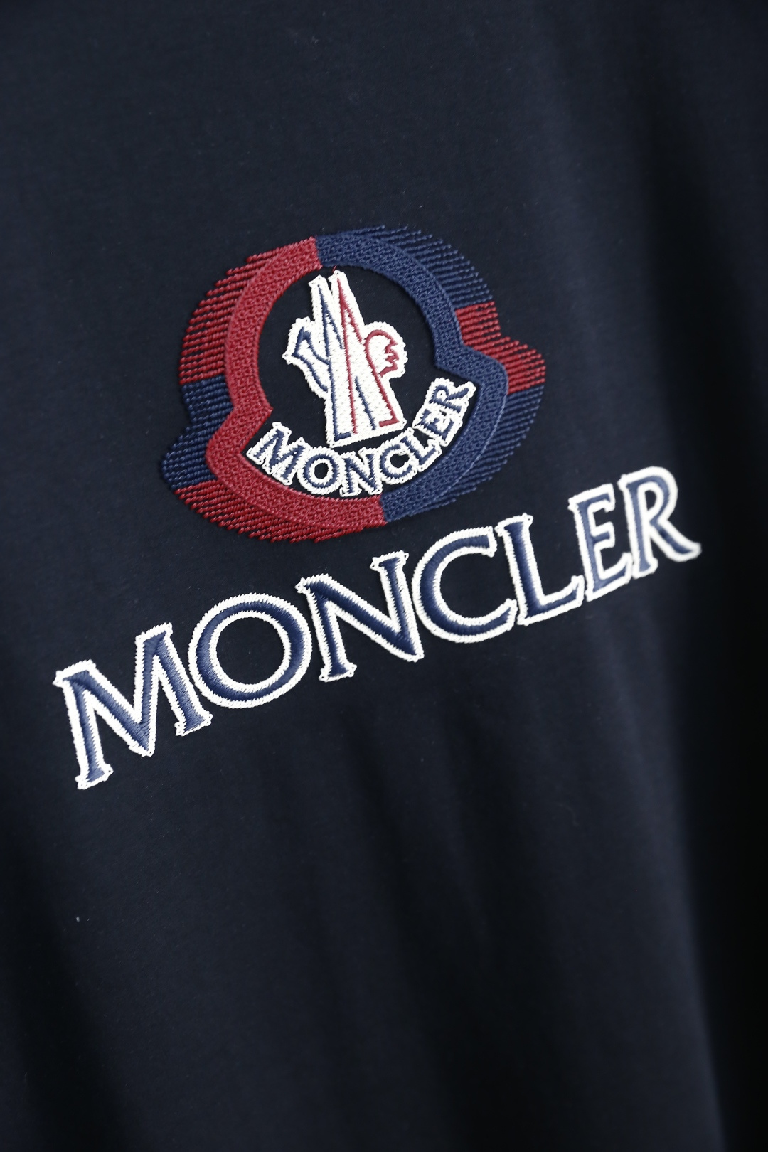 🔥蒙口.2026春夏新品男士短袖上市🍃经典圆领设计！重磅级尤物单品，新形态雅痞风格👍🏻高街混搭腔调有味，