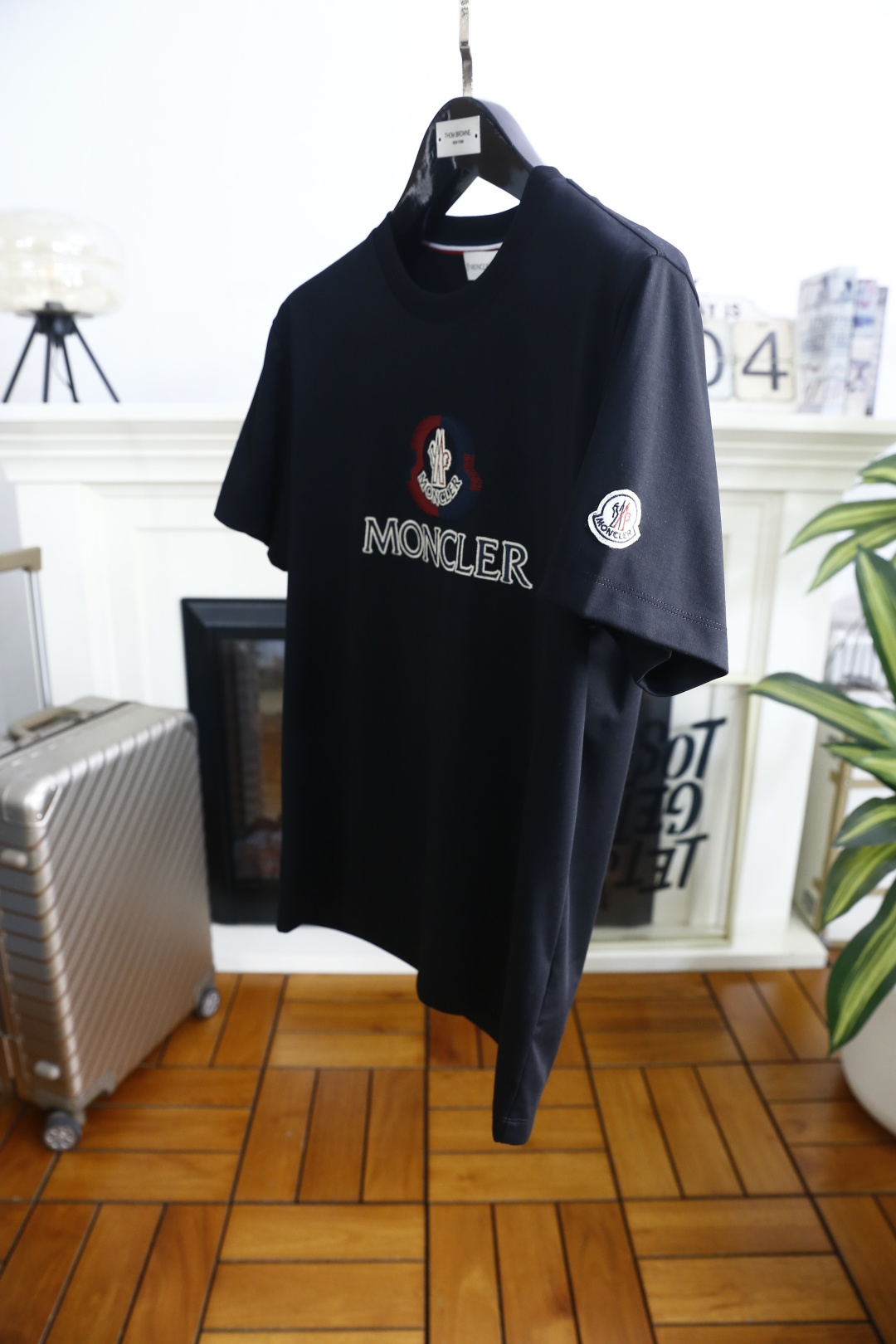 🔥蒙口.2026春夏新品男士短袖上市🍃经典圆领设计！重磅级尤物单品，新形态雅痞风格👍🏻高街混搭腔调有味，