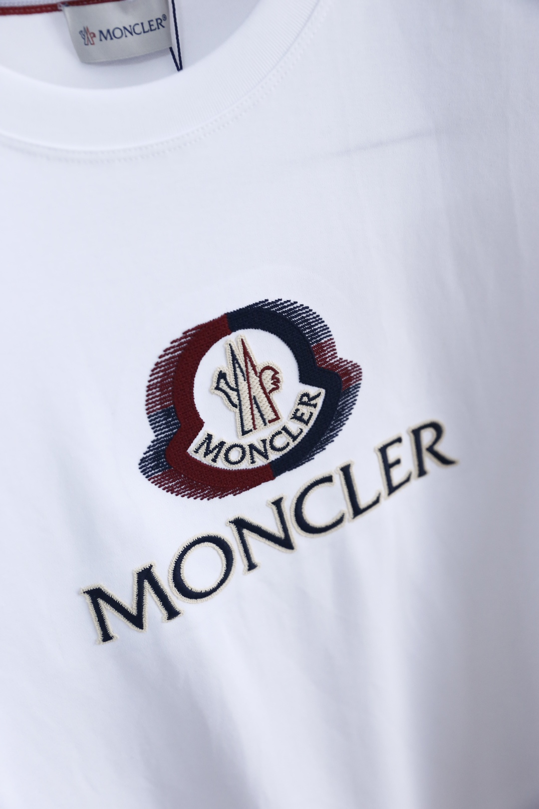 🔥蒙口.2026春夏新品男士短袖上市🍃经典圆领设计！重磅级尤物单品，新形态雅痞风格👍🏻高街混搭腔调有味，