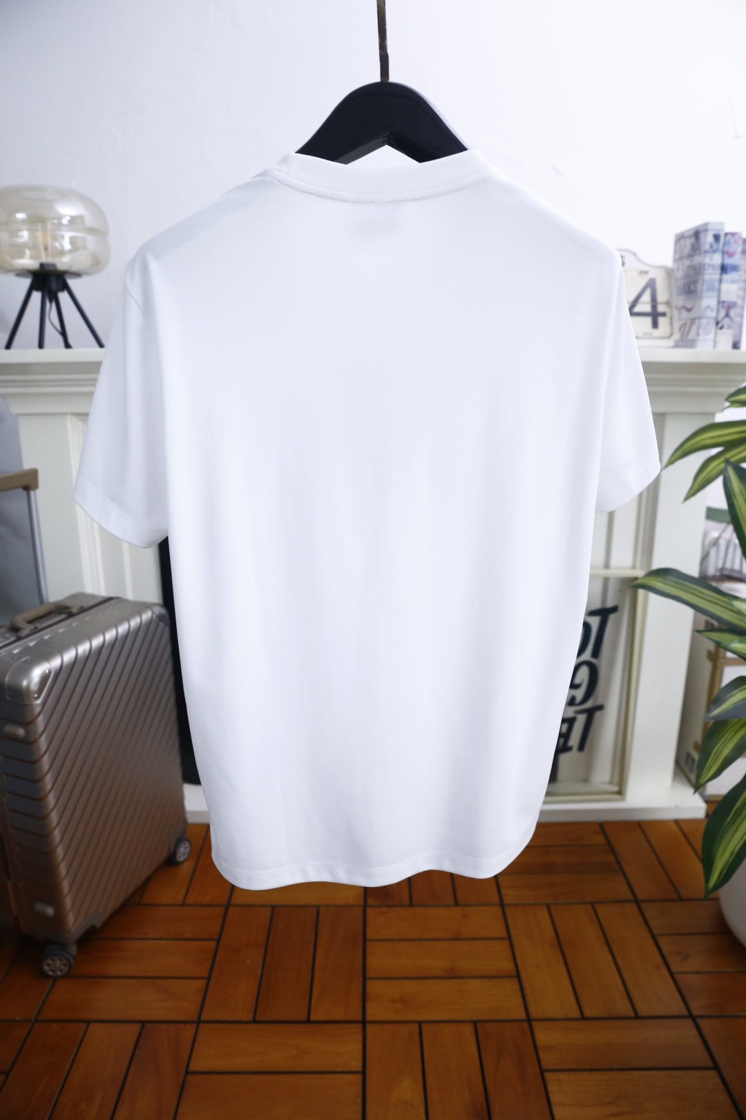 🔥蒙口.2026春夏新品男士短袖上市🍃经典圆领设计！重磅级尤物单品，新形态雅痞风格👍🏻高街混搭腔调有味，