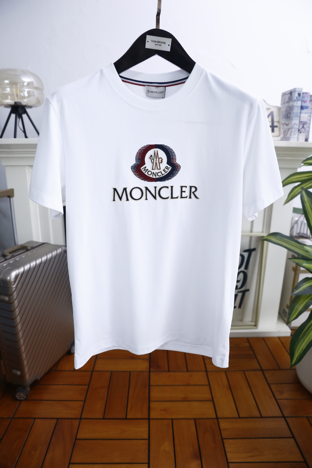 🔥蒙口.2026春夏新品男士短袖上市🍃经典圆领设计！重磅级尤物单品，新形态雅痞风格👍🏻高街混搭腔调有味，