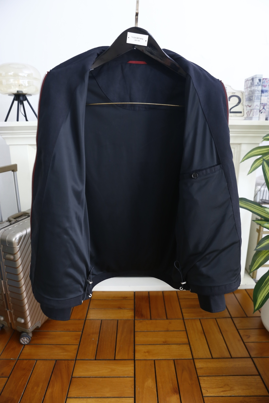 🔥BC.2026春季新品！经典翻领男士夹克👍线条利落挺括，拉链门襟开合便捷，兼具实用性与仪式感。胸前品牌