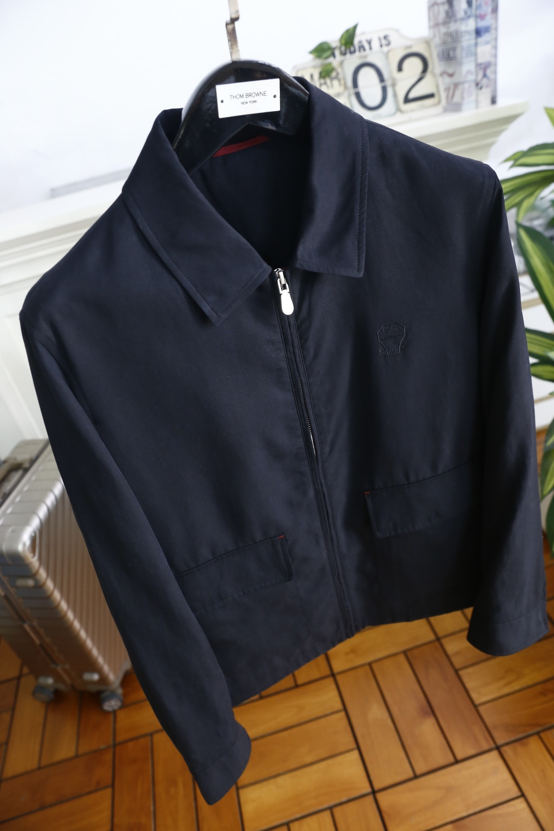 🔥BC.2026春季新品！经典翻领男士夹克👍线条利落挺括，拉链门襟开合便捷，兼具实用性与仪式感。胸前品牌