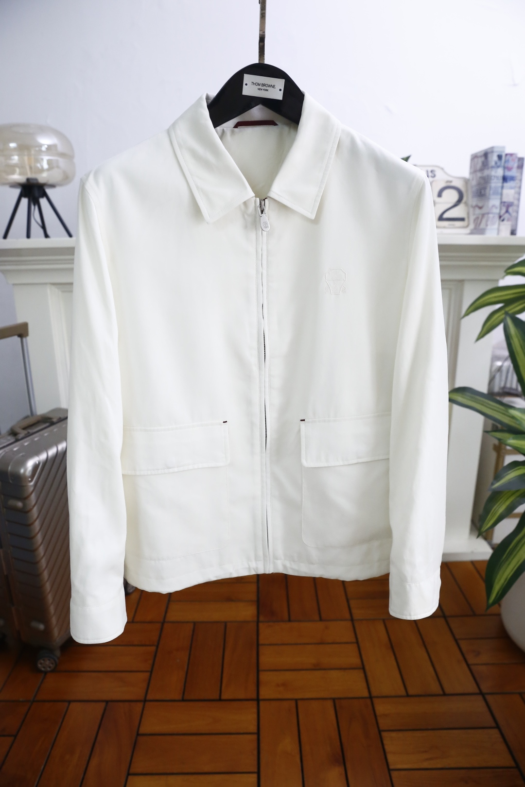 🔥BC.2026春季新品！经典翻领男士夹克👍线条利落挺括，拉链门襟开合便捷，兼具实用性与仪式感。胸前品牌