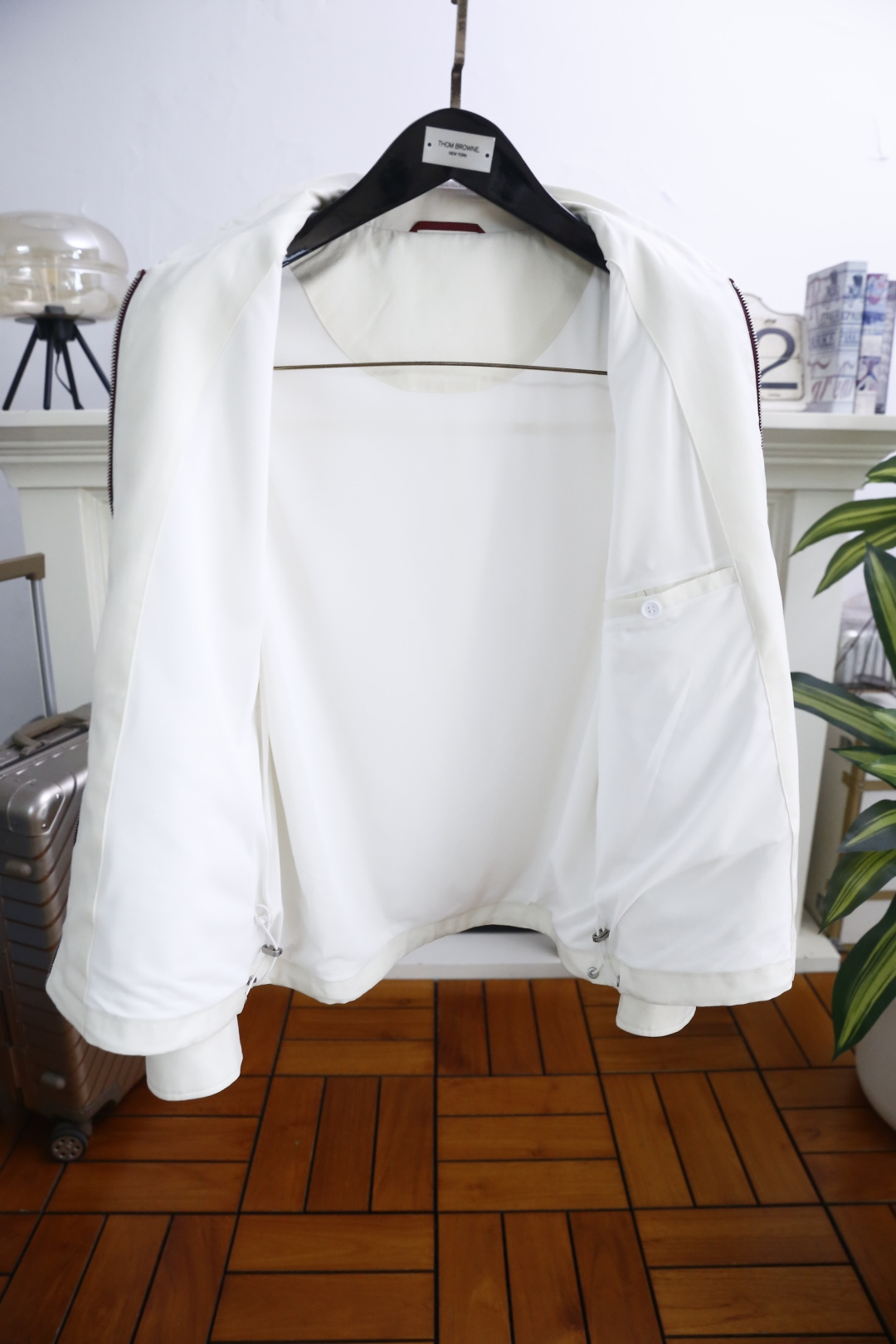 🔥BC.2026春季新品！经典翻领男士夹克👍线条利落挺括，拉链门襟开合便捷，兼具实用性与仪式感。胸前品牌